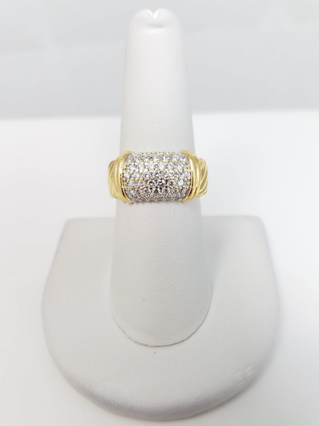 Exquisite Designer 18k Yellow Gold Natural Diamond Ring Band