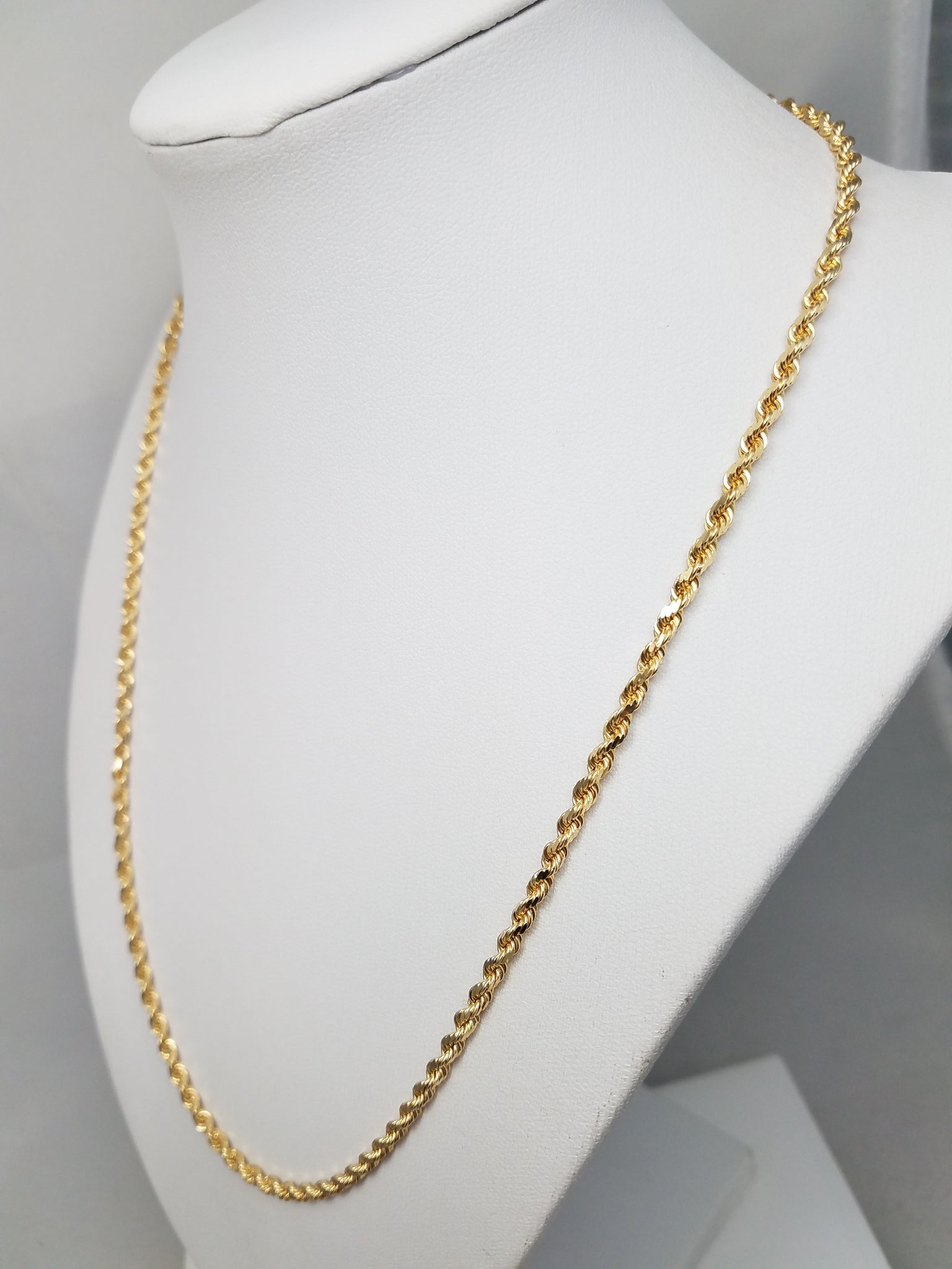 Like-New 14k Yellow Gold 20" Solid Rope Chain