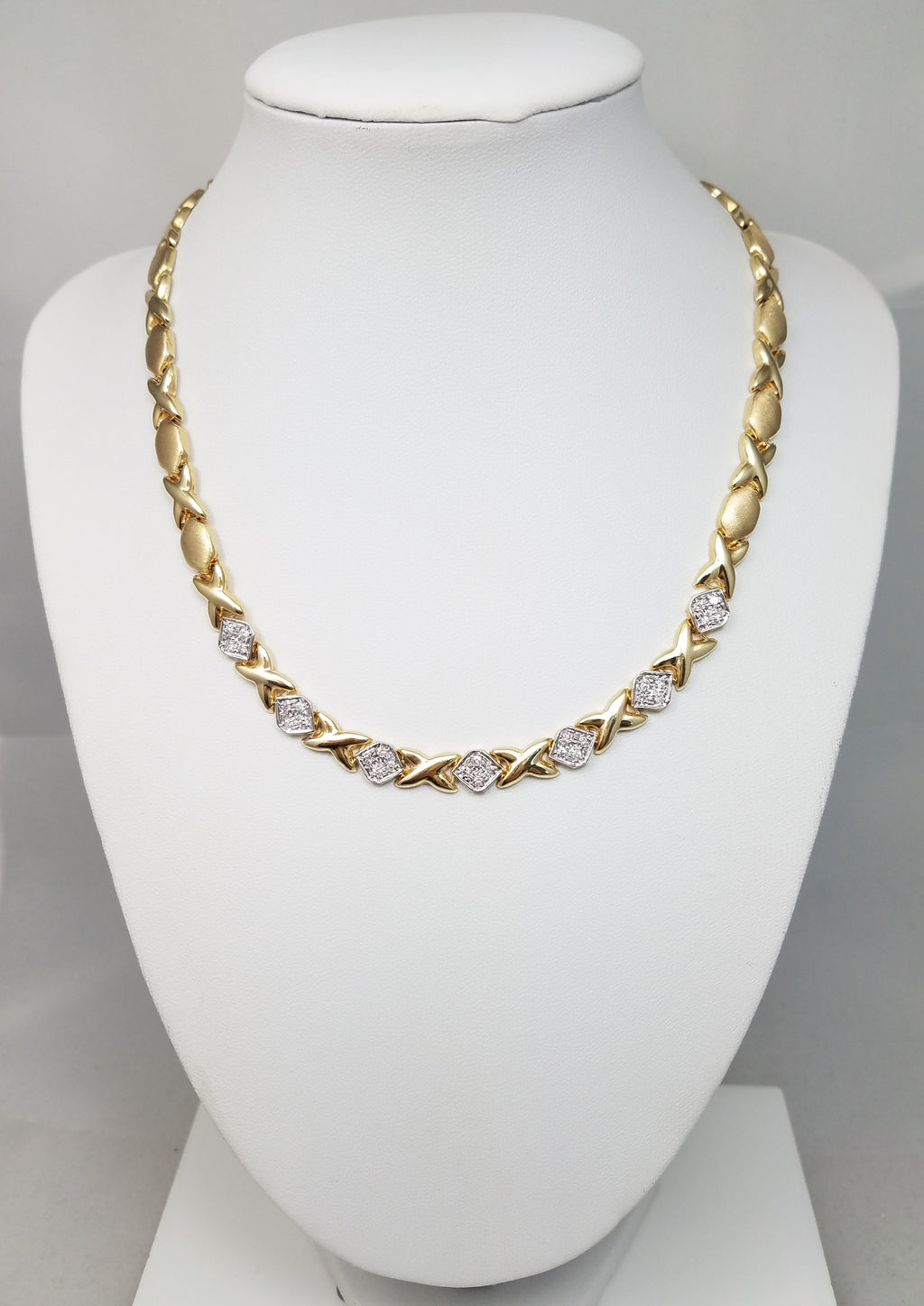 Lovely 16.5" 14k Yellow Gold Hollow X & O Link Natural Diamond Necklace