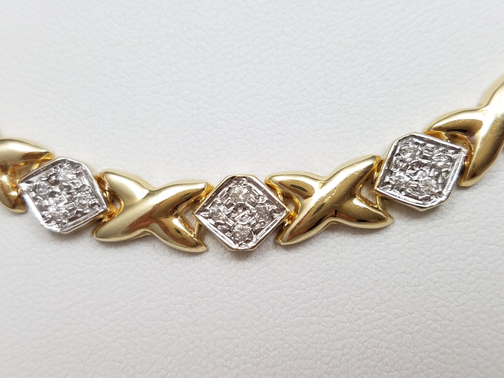 Lovely 16.5" 14k Yellow Gold Hollow X & O Link Natural Diamond Necklace