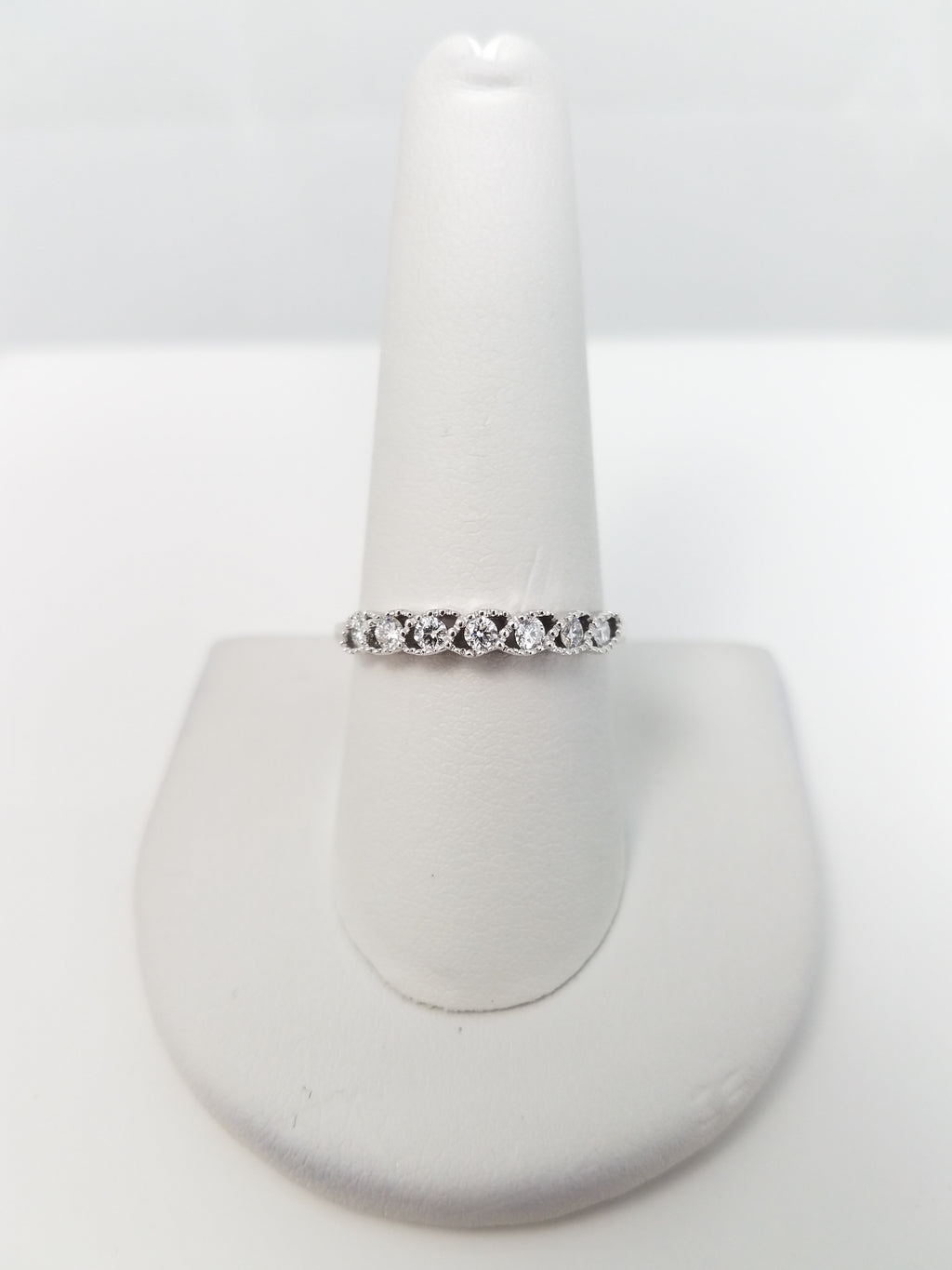 Attractive 18k White Gold Natural Diamond Ring Band