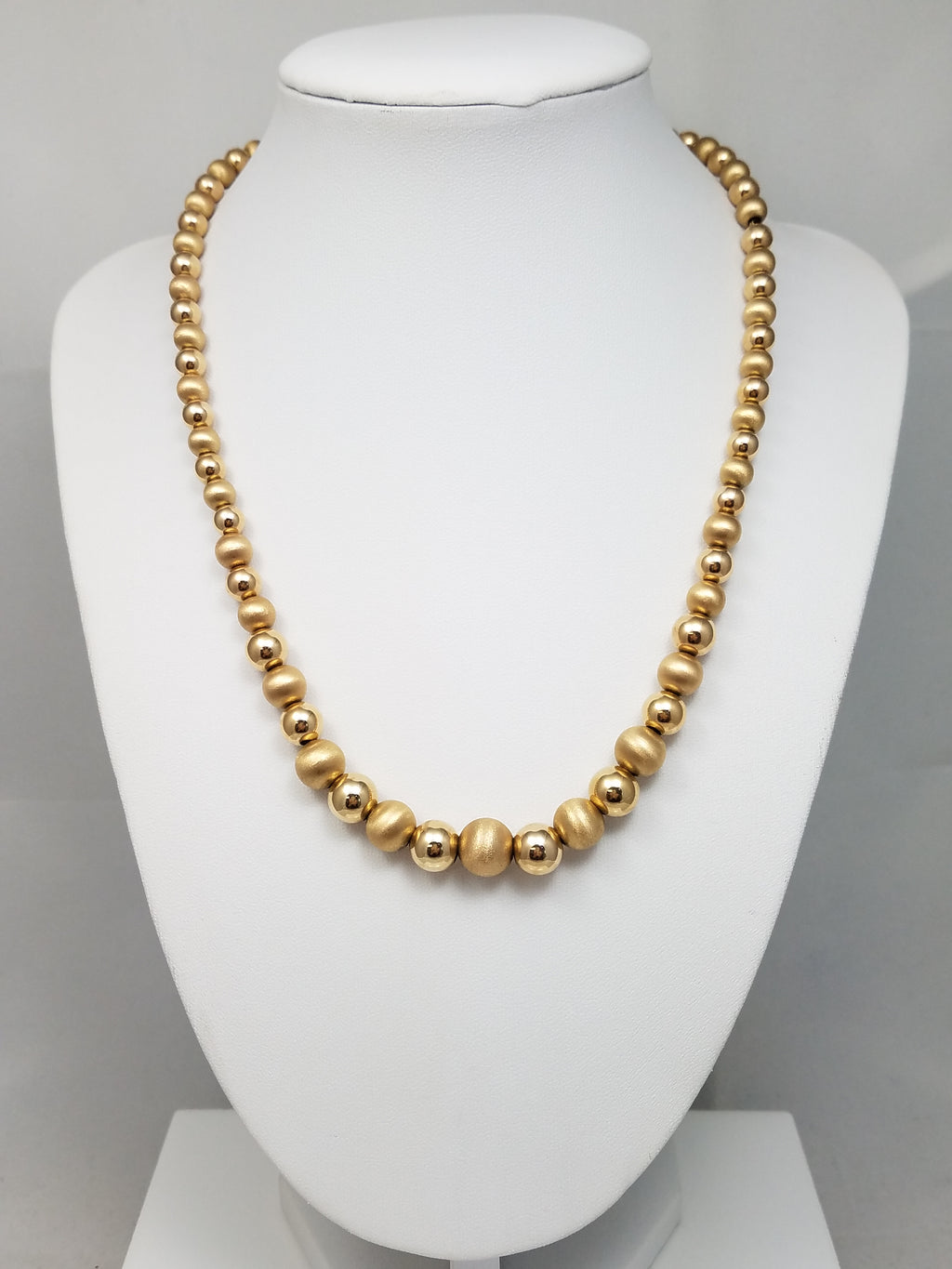 Sophisticated 18" 14k Yellow Gold Hollow Graduated Bead Necklace
