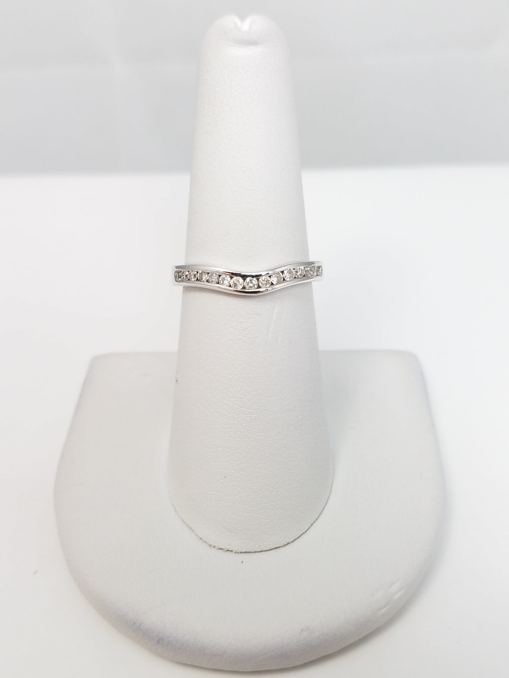 Curved 14k White Gold Natural Diamond Band