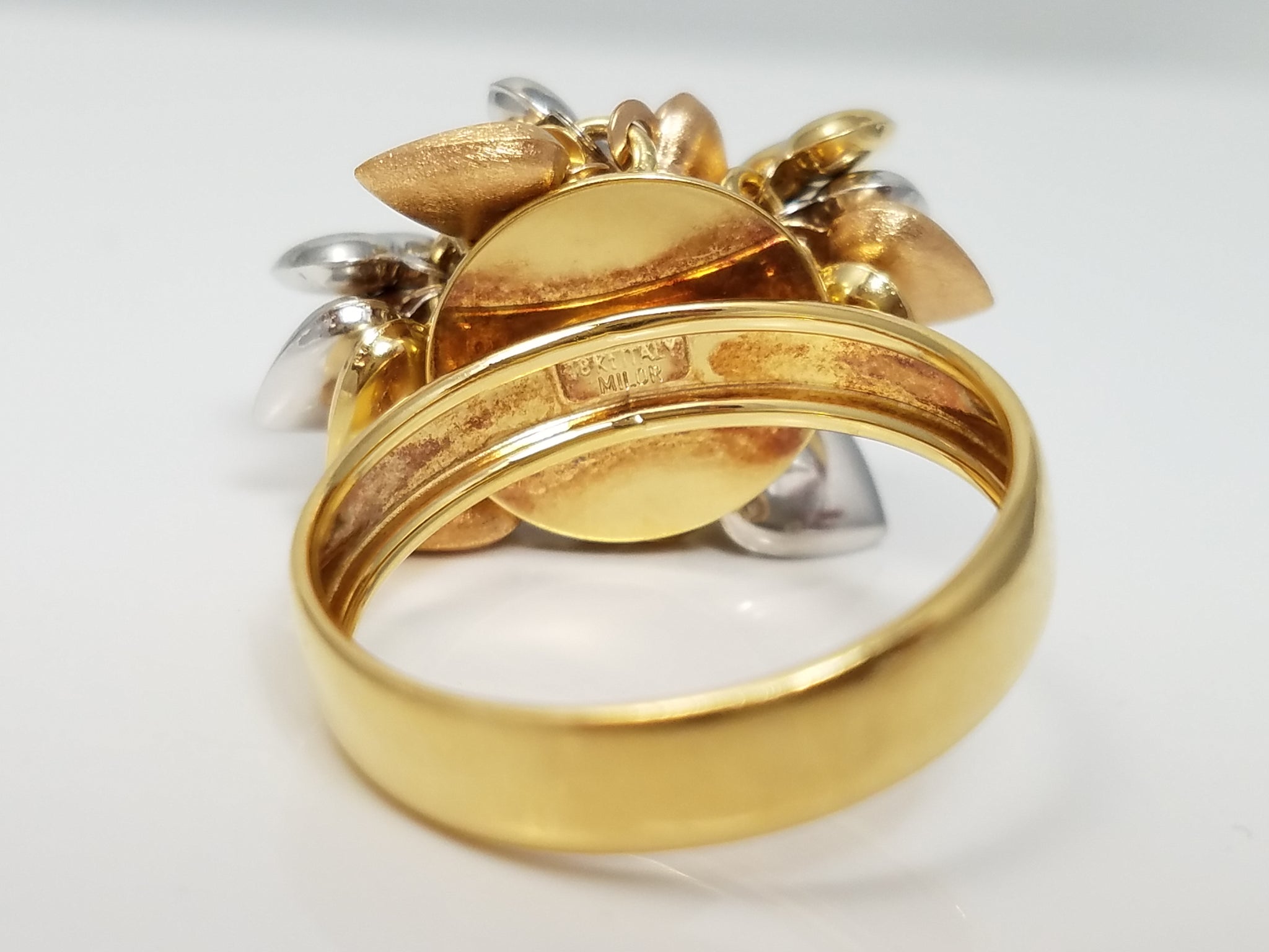 Fun 18k Tri-Color Gold Dangling Heart Ring