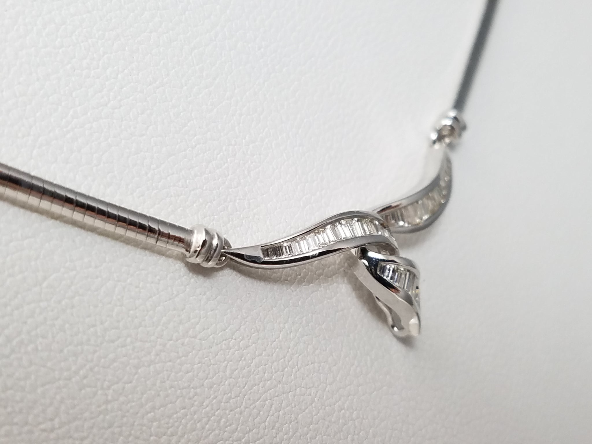 Luxurious 17" 18k White Gold Natural Diamond Necklace