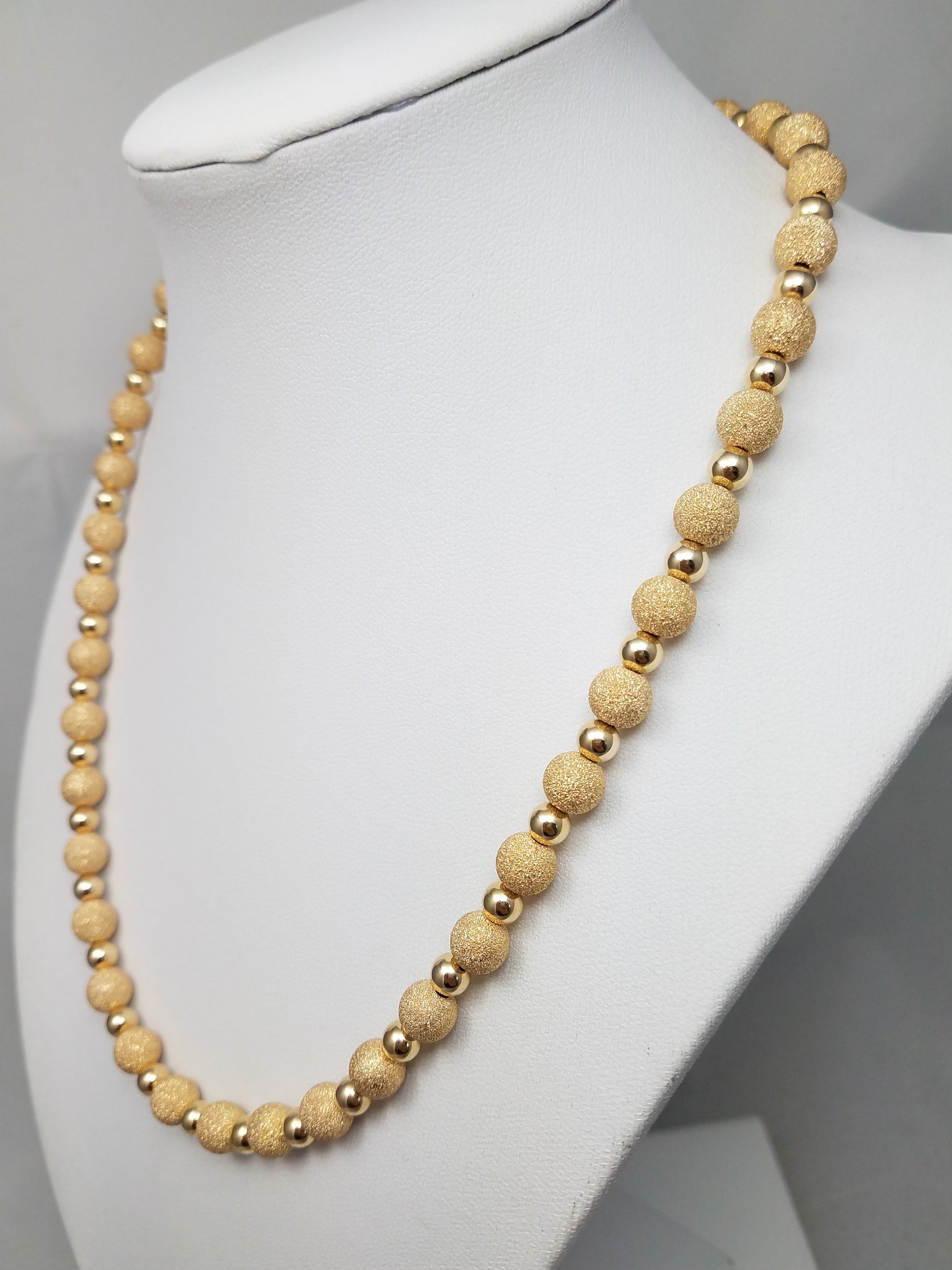 Frosty 18" Hollow 14k Yellow Gold Bead Link Chain Necklace