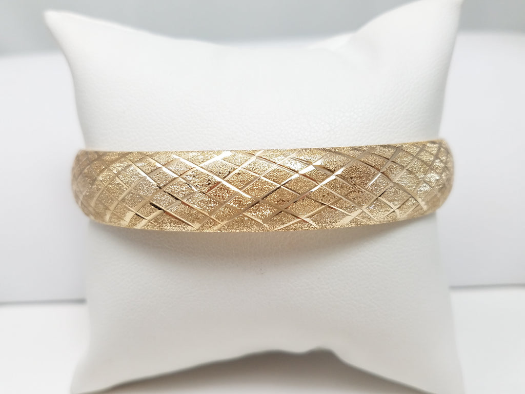 Dynamic 10k Yellow Gold Diamond Cut Bangle Bracelet