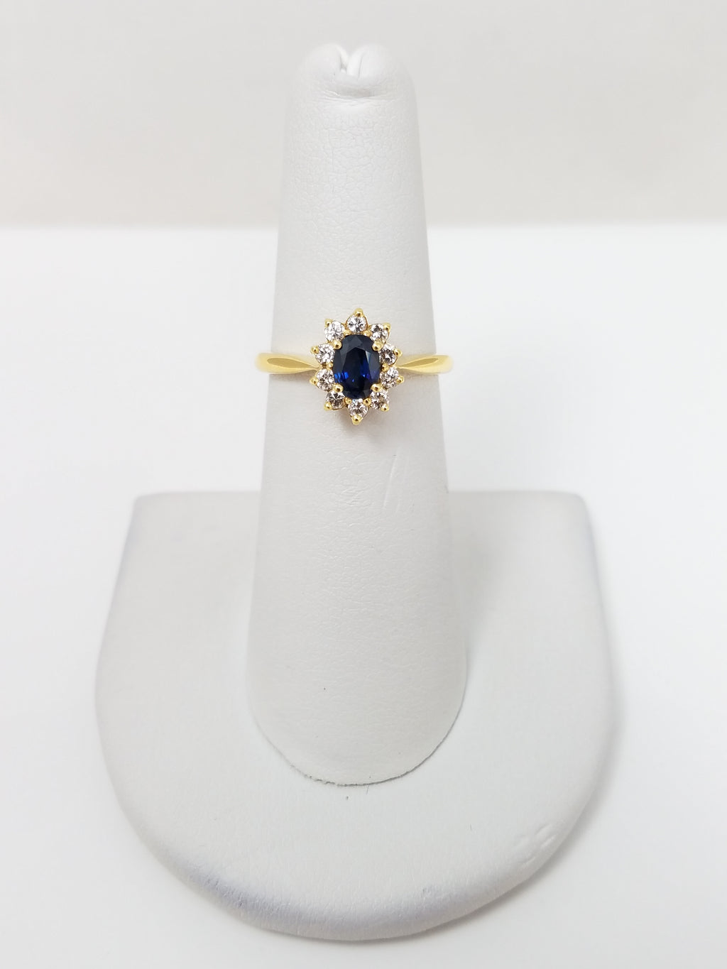 Magical 18k Yellow Gold Natural Sapphire Diamond Halo Ring