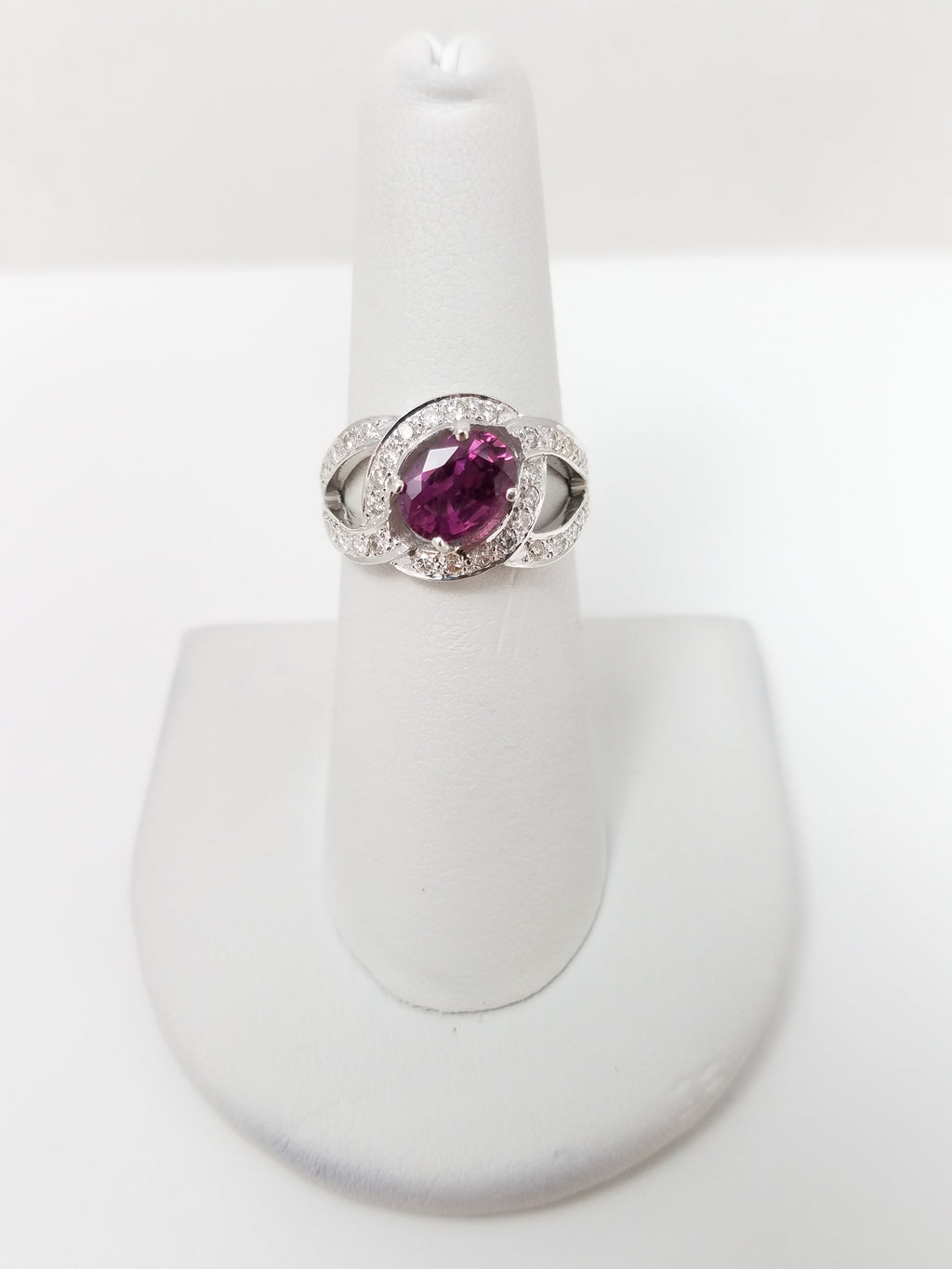 Chic 18k White Gold Natural Ruby Diamond Custom Ring
