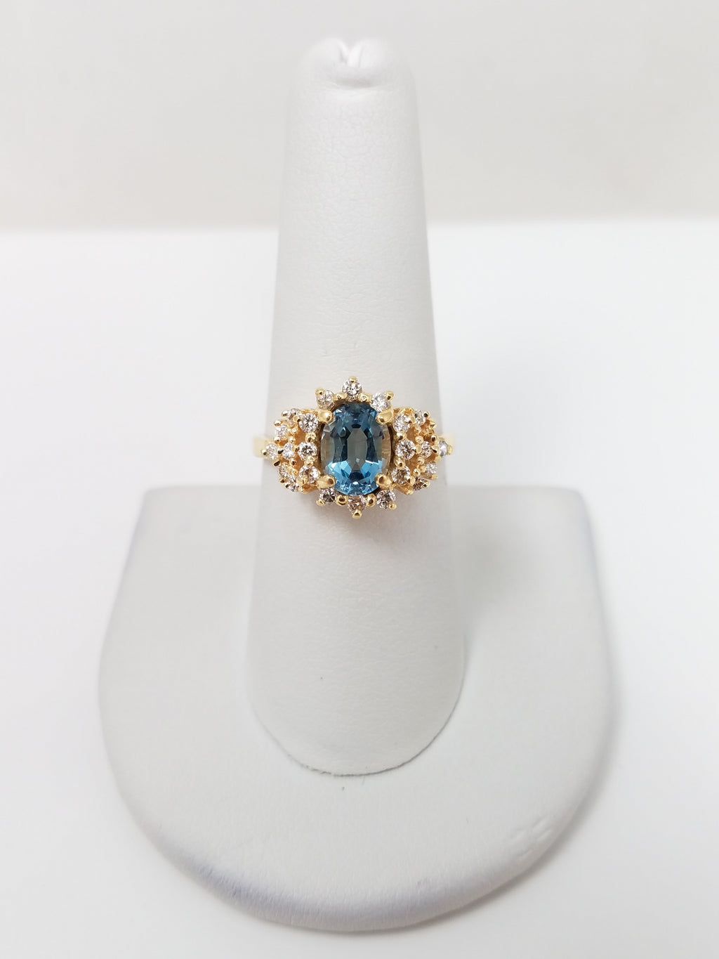Elegant 1ct Aquamarine &amp; Diamond Ring in 18K Yellow Gold