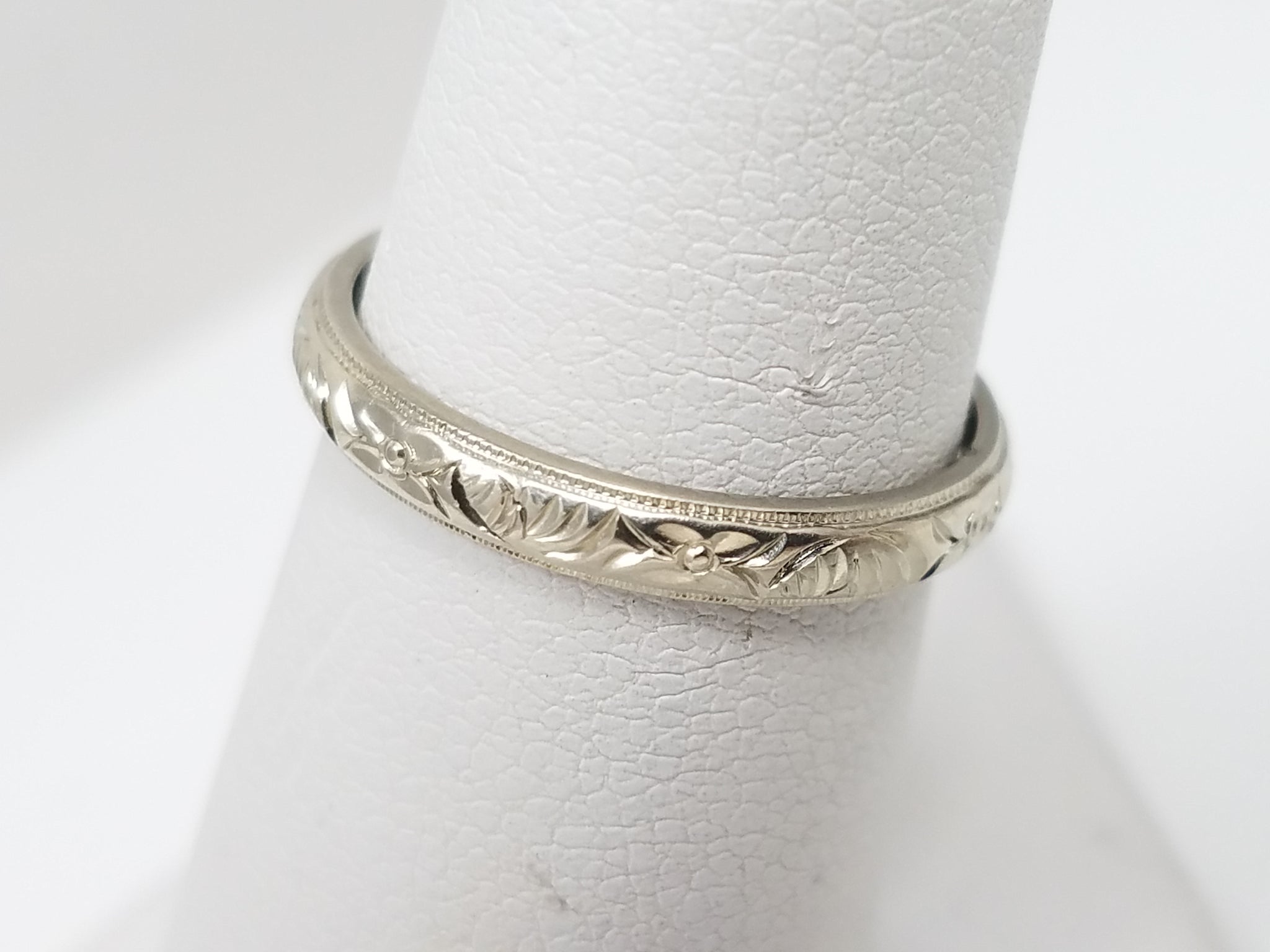 Art Deco 18k White Gold Wedding Band