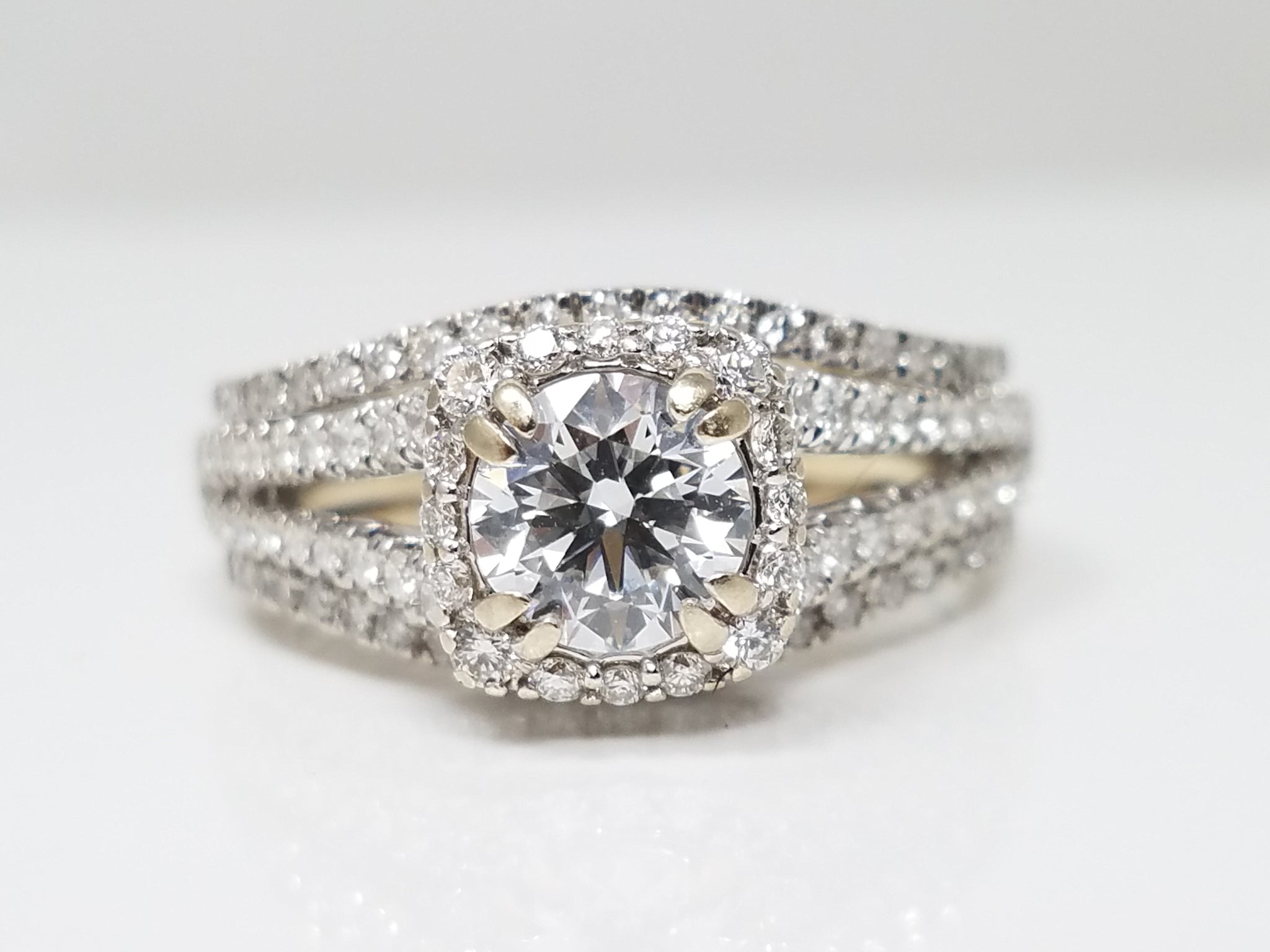 Luxurious Certified 14k White Gold Lab Grown Diamond And Natural Diamond Engagement Ring Set