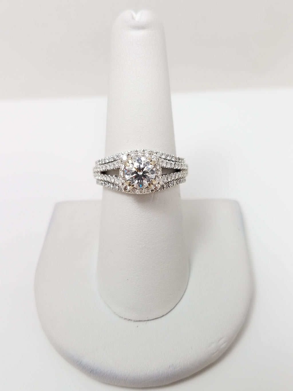 Luxurious Certified 14k White Gold Lab Grown Diamond And Natural Diamond Engagement Ring Set