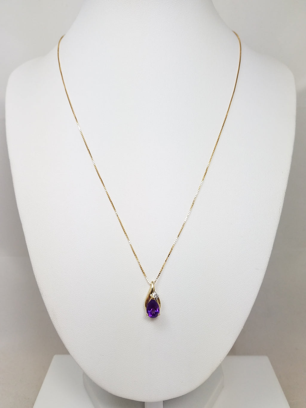 Soothing 18" 14k Yellow Gold Natural Amethyst Diamond Pendant Necklace