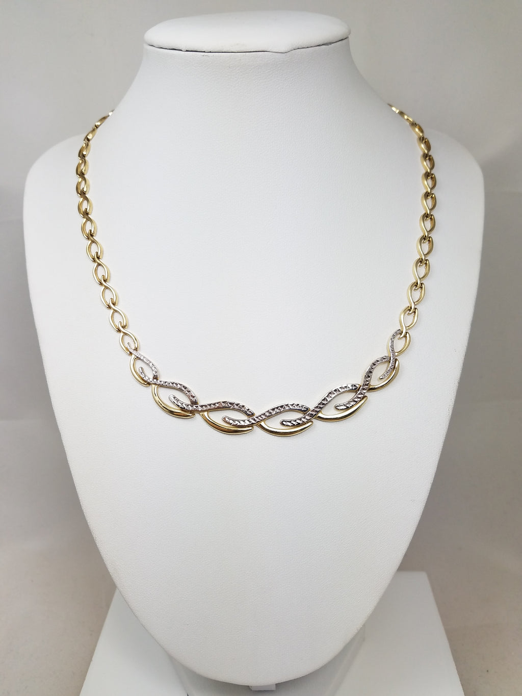 Extravagant 10k Two Tone Gold 17.5" Graduated Necklace