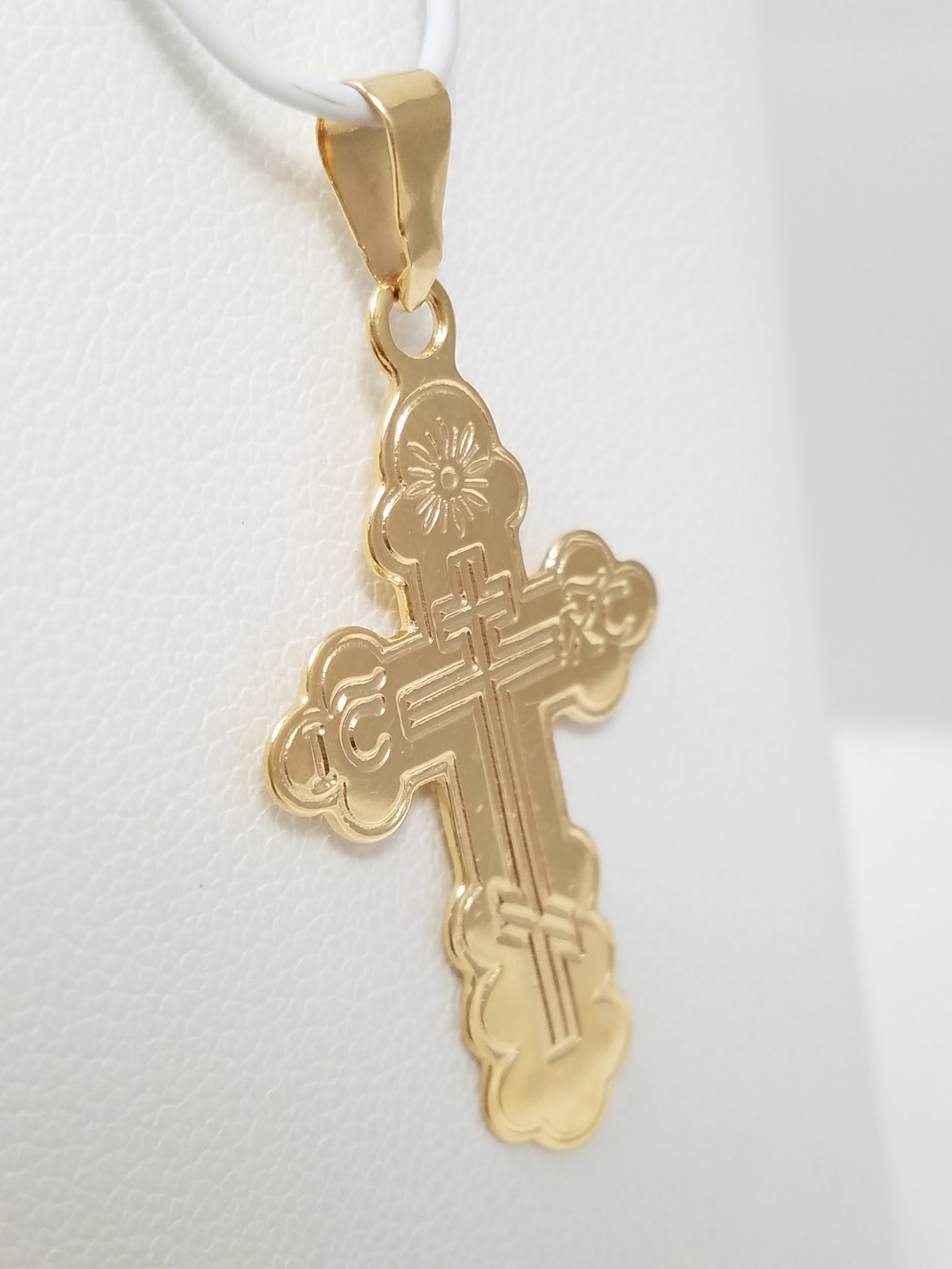 Breathtaking 14k Yellow Gold Decorative Cross Pendant