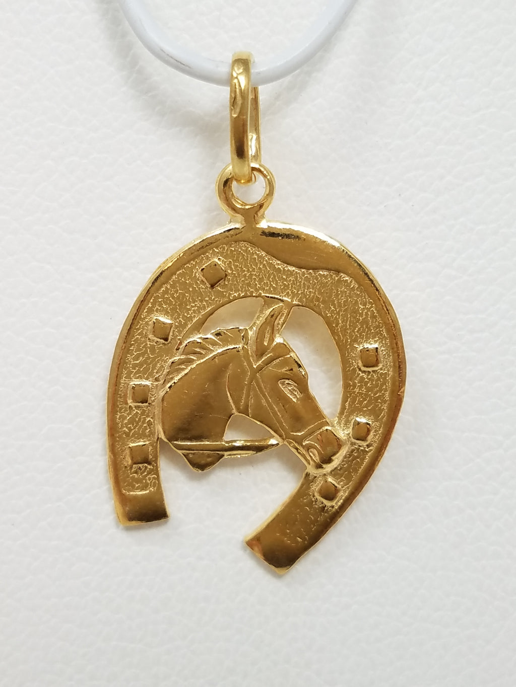 Decorative 18k Yellow Gold Solid Horseshoe Pendant