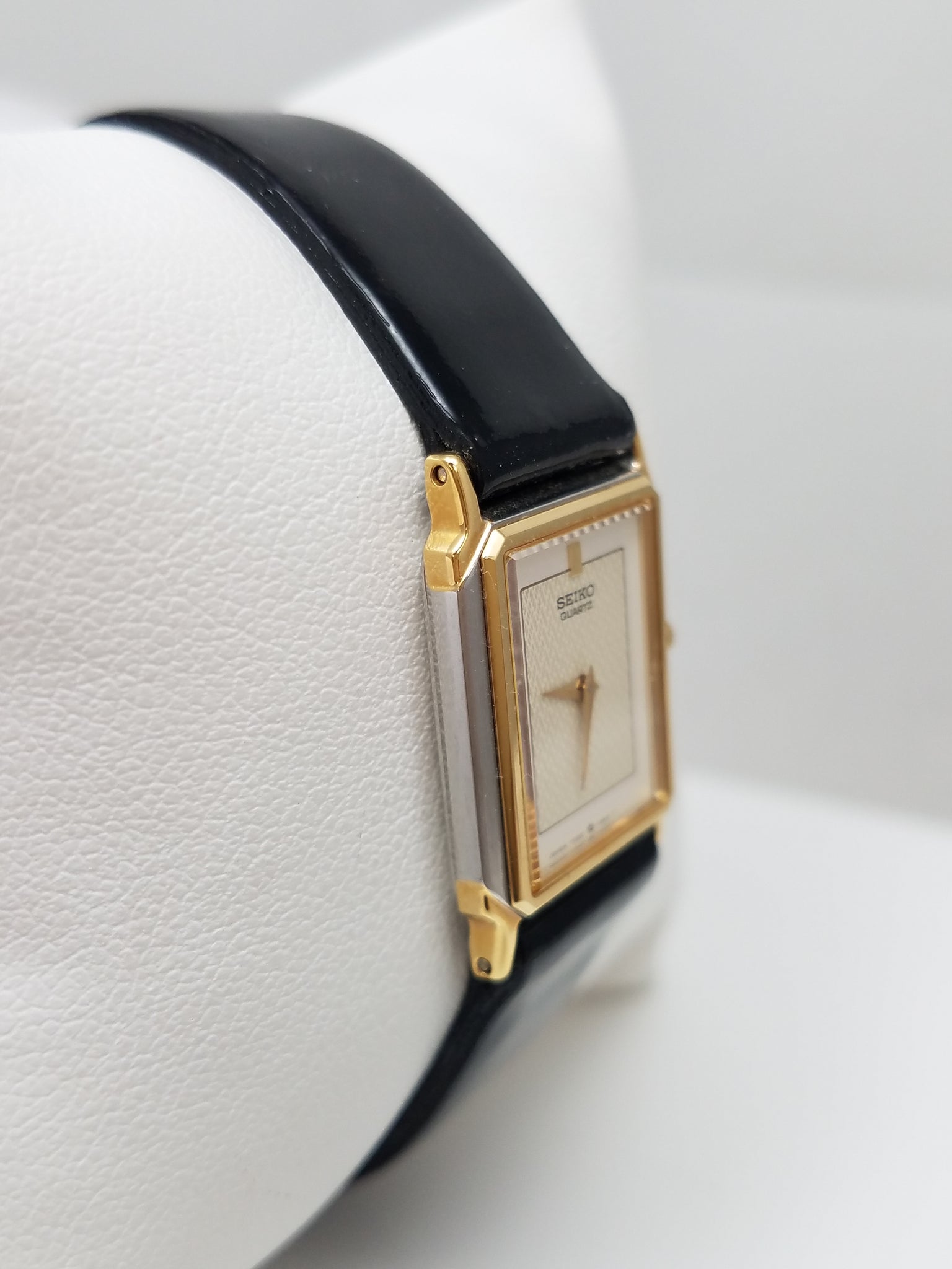 New From Store Closing in 1990's: Ladies Seiko Watch w/Box