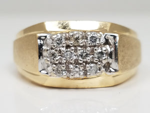 Glitzy 14k Yellow Gold Men's Natural Diamond Ring