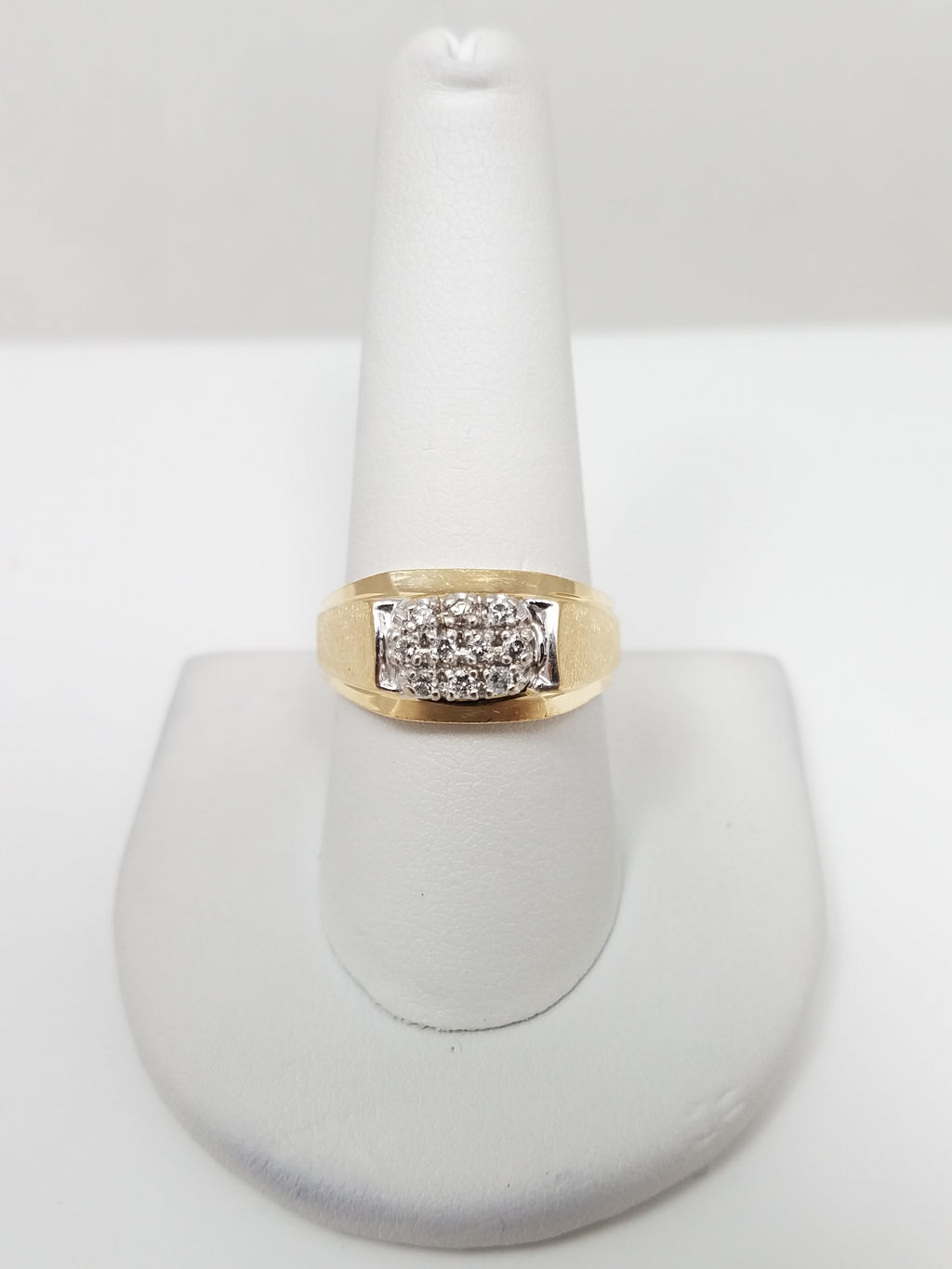 Glitzy 14k Yellow Gold Men's Natural Diamond Ring