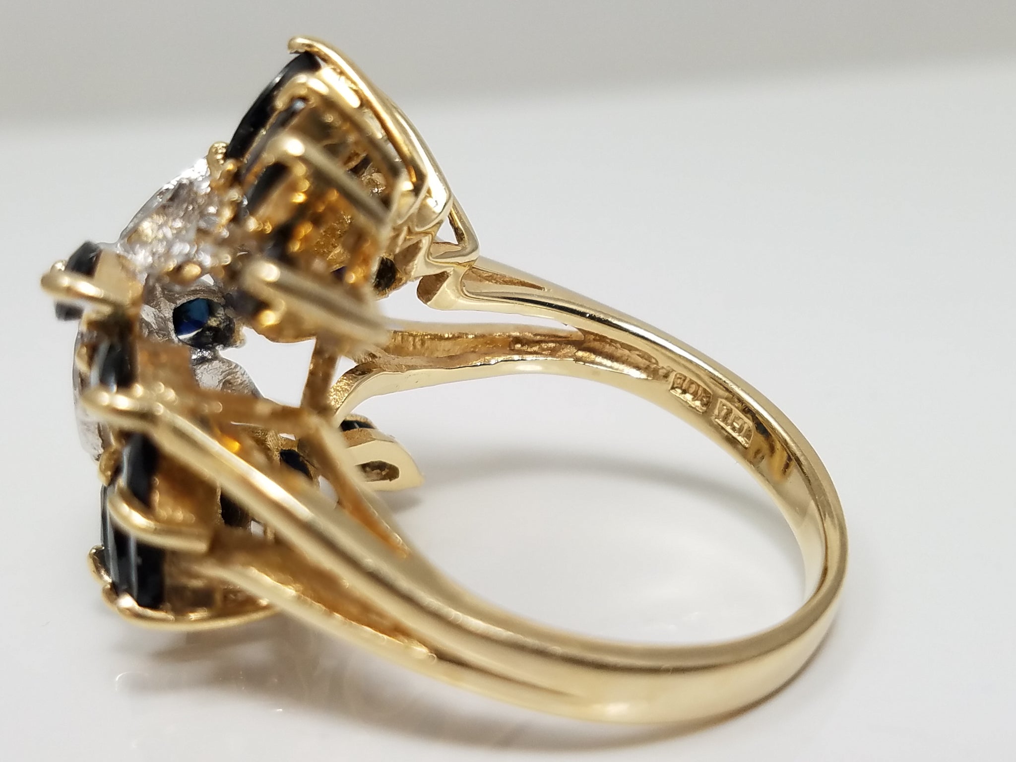 Grand 10k Yellow Gold Natural Sapphire Diamond Cluster Ring