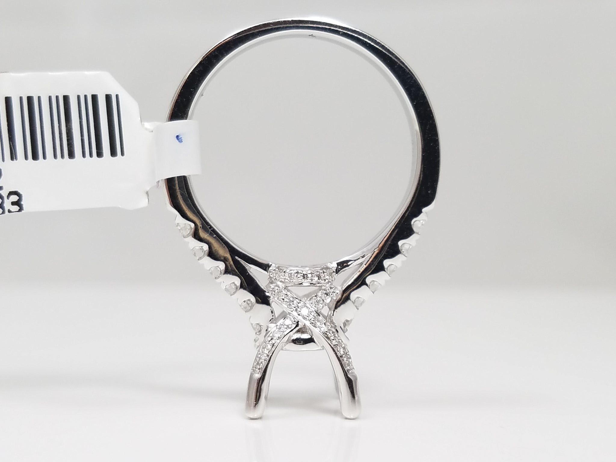 Exquisite New 18k White Gold Natural Diamond Engagement Ring Mount