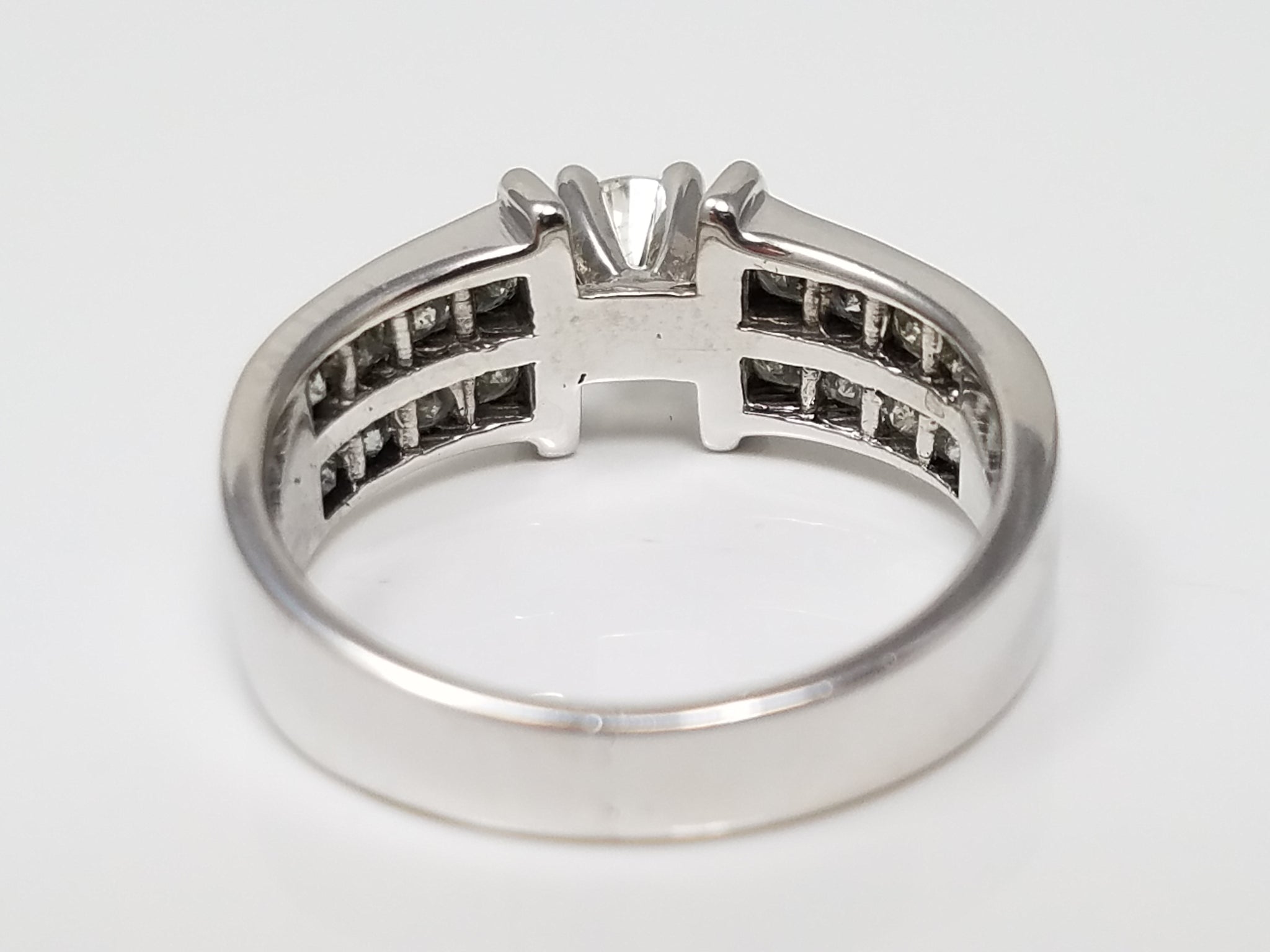 Flashy 14k White Gold 0.50ctw Natural Diamond Engagement Ring