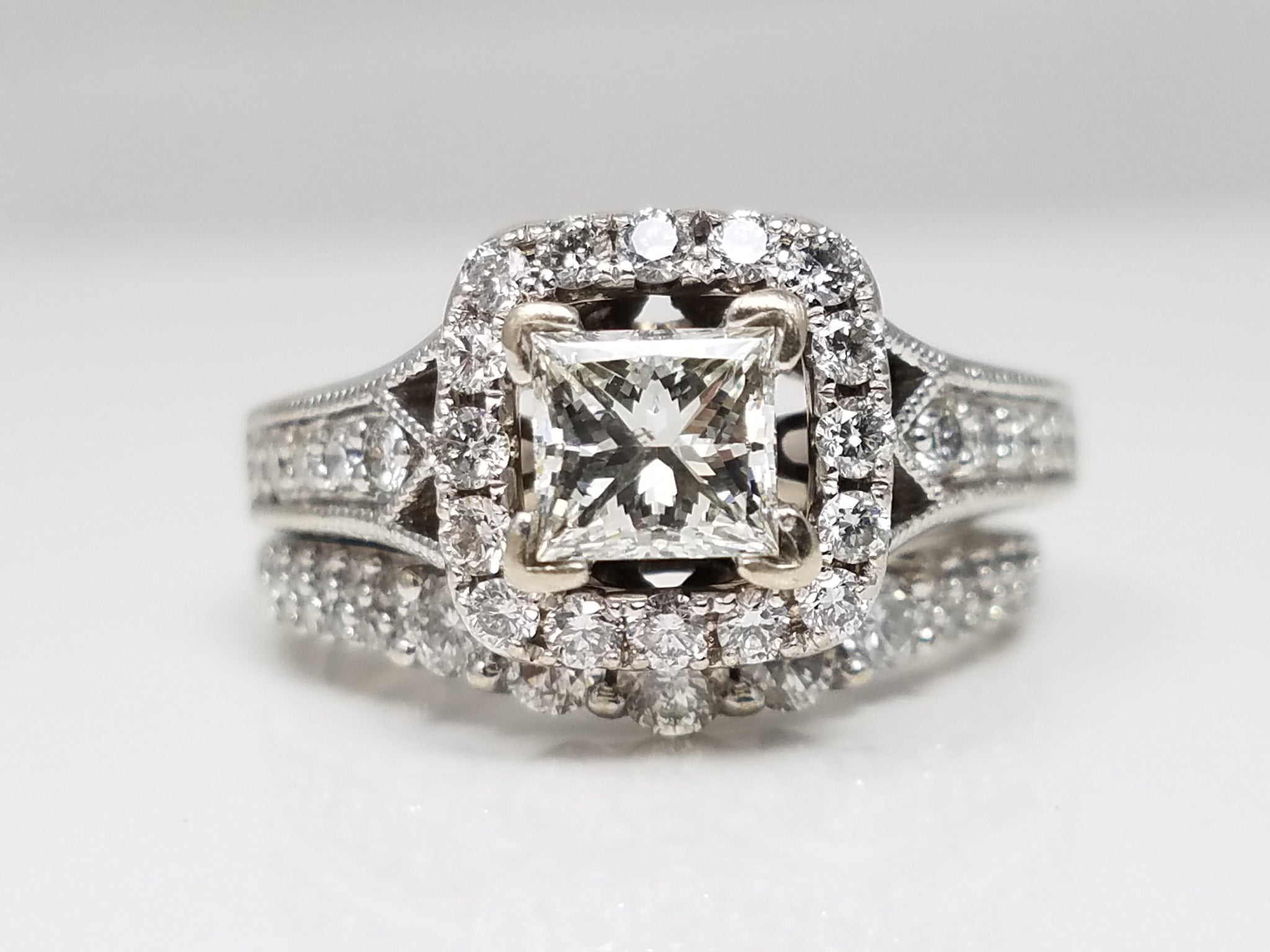 Extraordinary 14k White Gold IGI Certified 1.55ctw Natural Diamond Engagement Ring Set