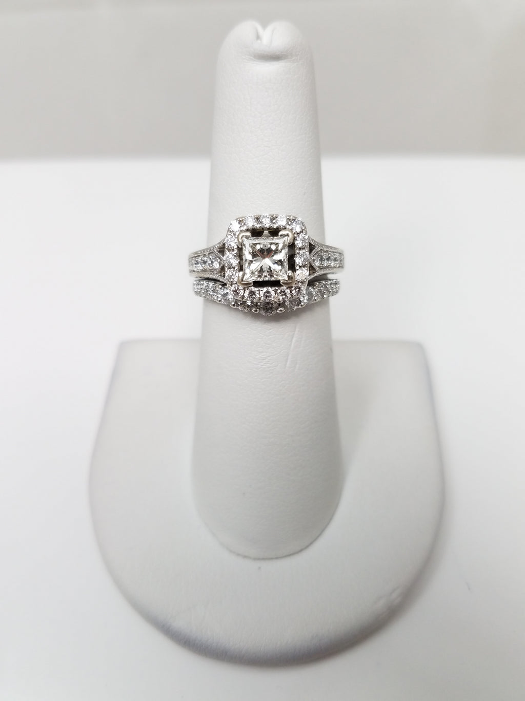 Extraordinary 14k White Gold IGI Certified 1.55ctw Natural Diamond Engagement Ring Set