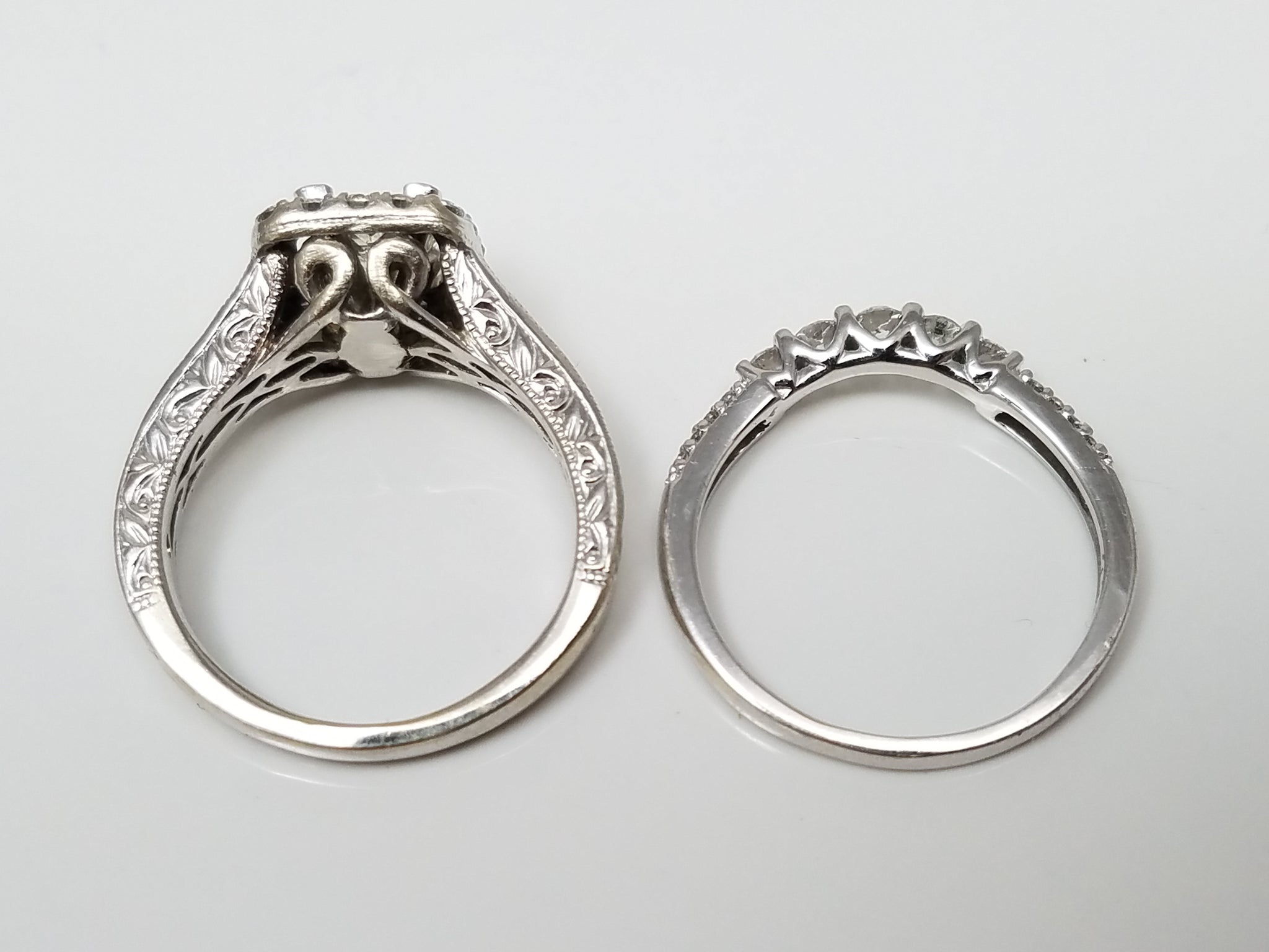 Extraordinary 14k White Gold IGI Certified 1.55ctw Natural Diamond Engagement Ring Set