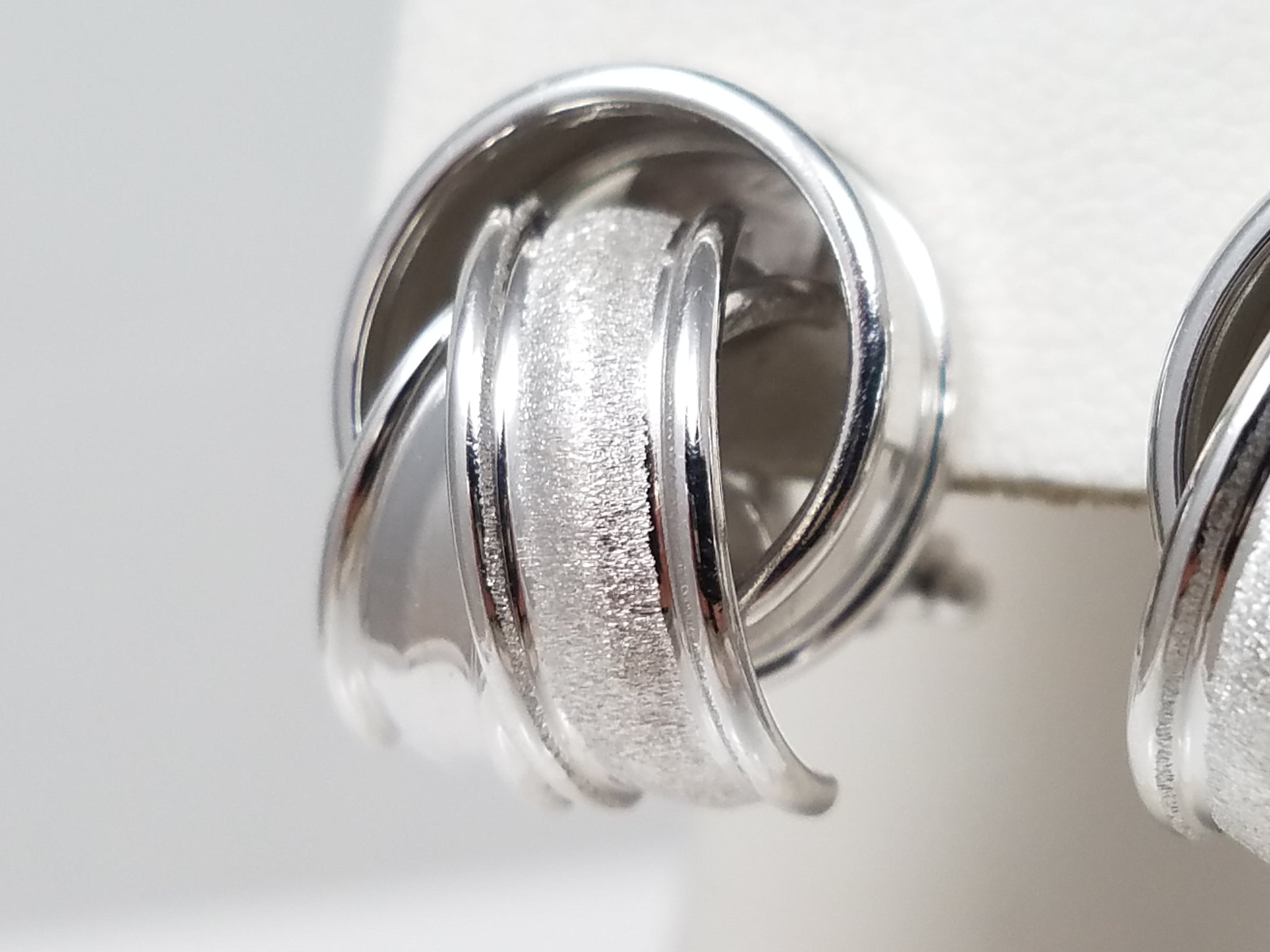 Chic 14k White Gold 3D Hollow Ribbon Earrings Italy