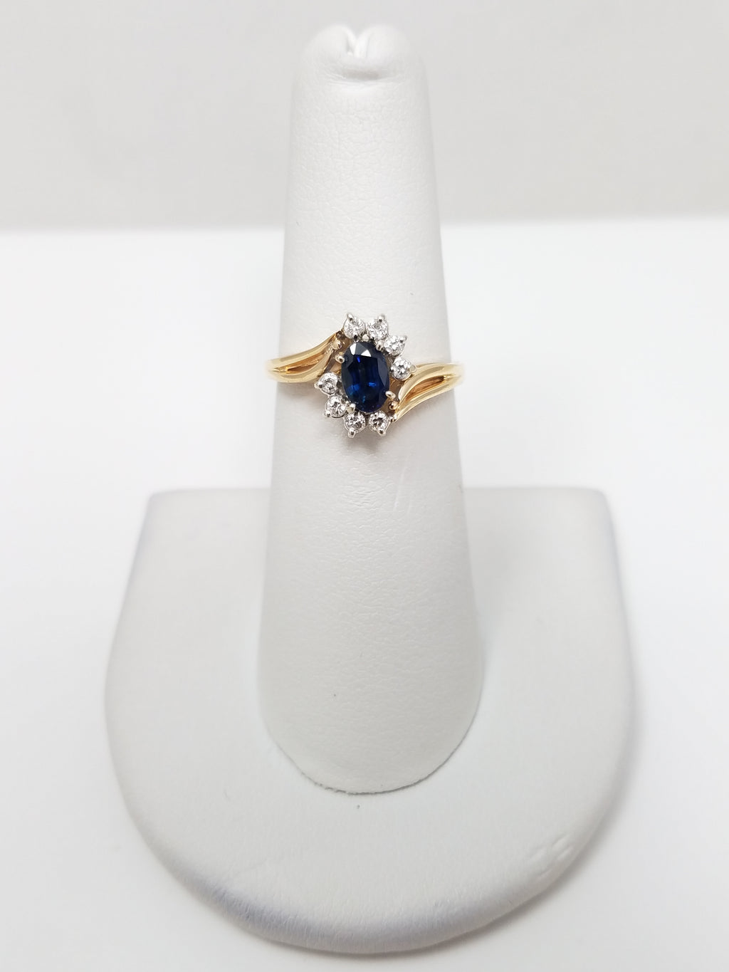 Pretty Natural Sapphire & Natural Diamond 14k Yellow Gold Ring