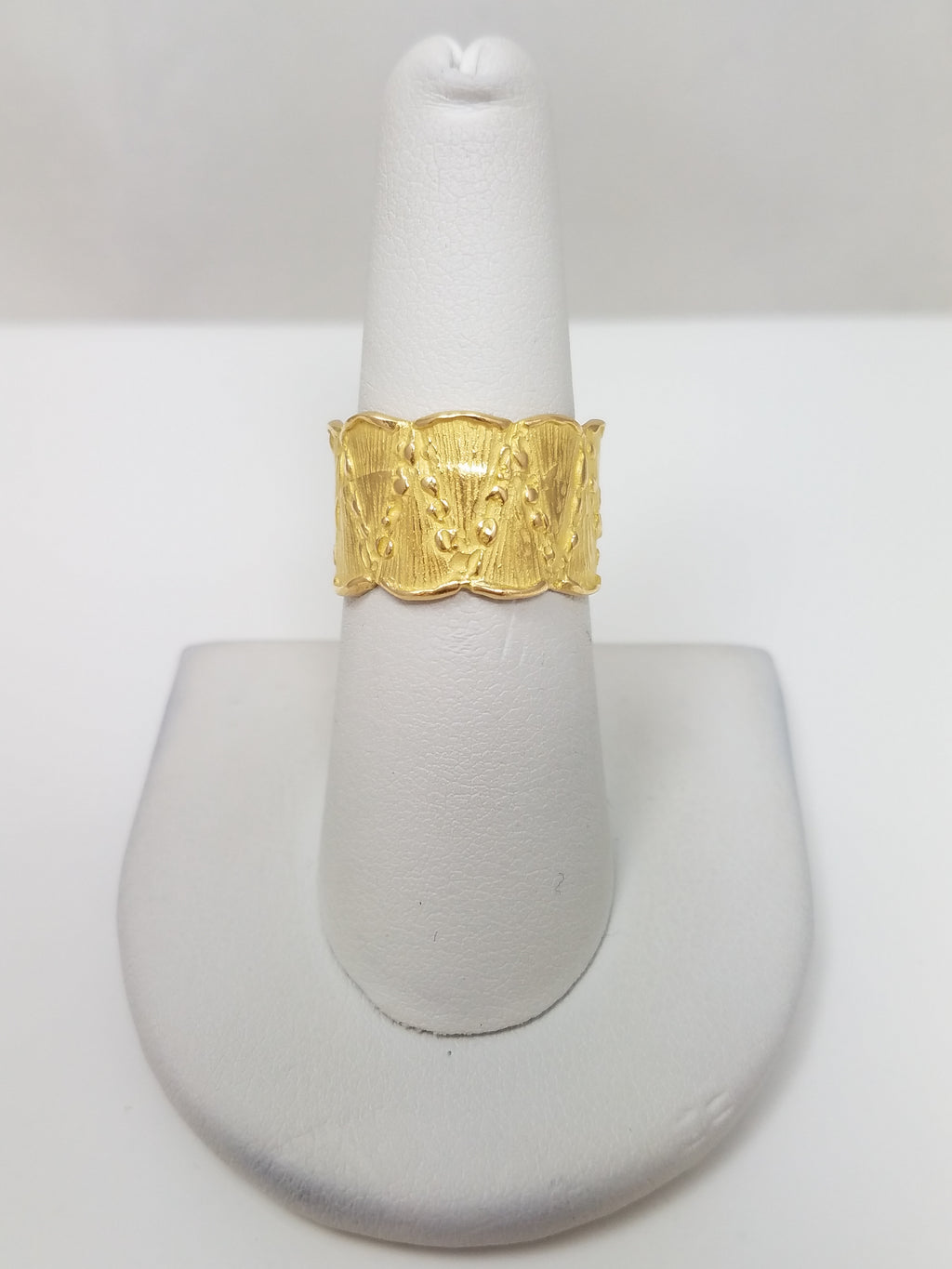 Luxurious Italian 18k Yellow Gold Ring Band