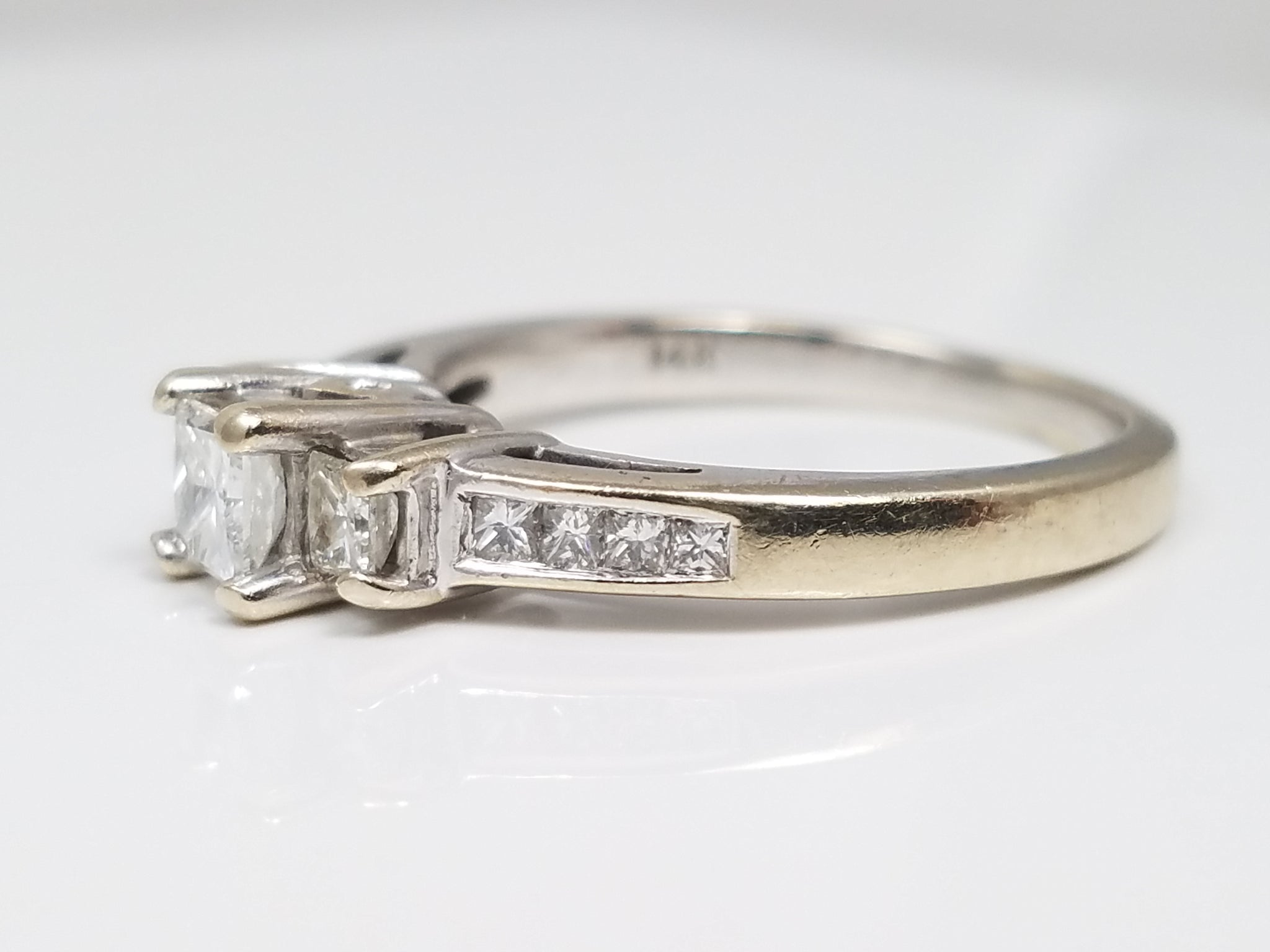 Classy 14k White Gold 0.50ctw Natural Diamond Engagement Ring