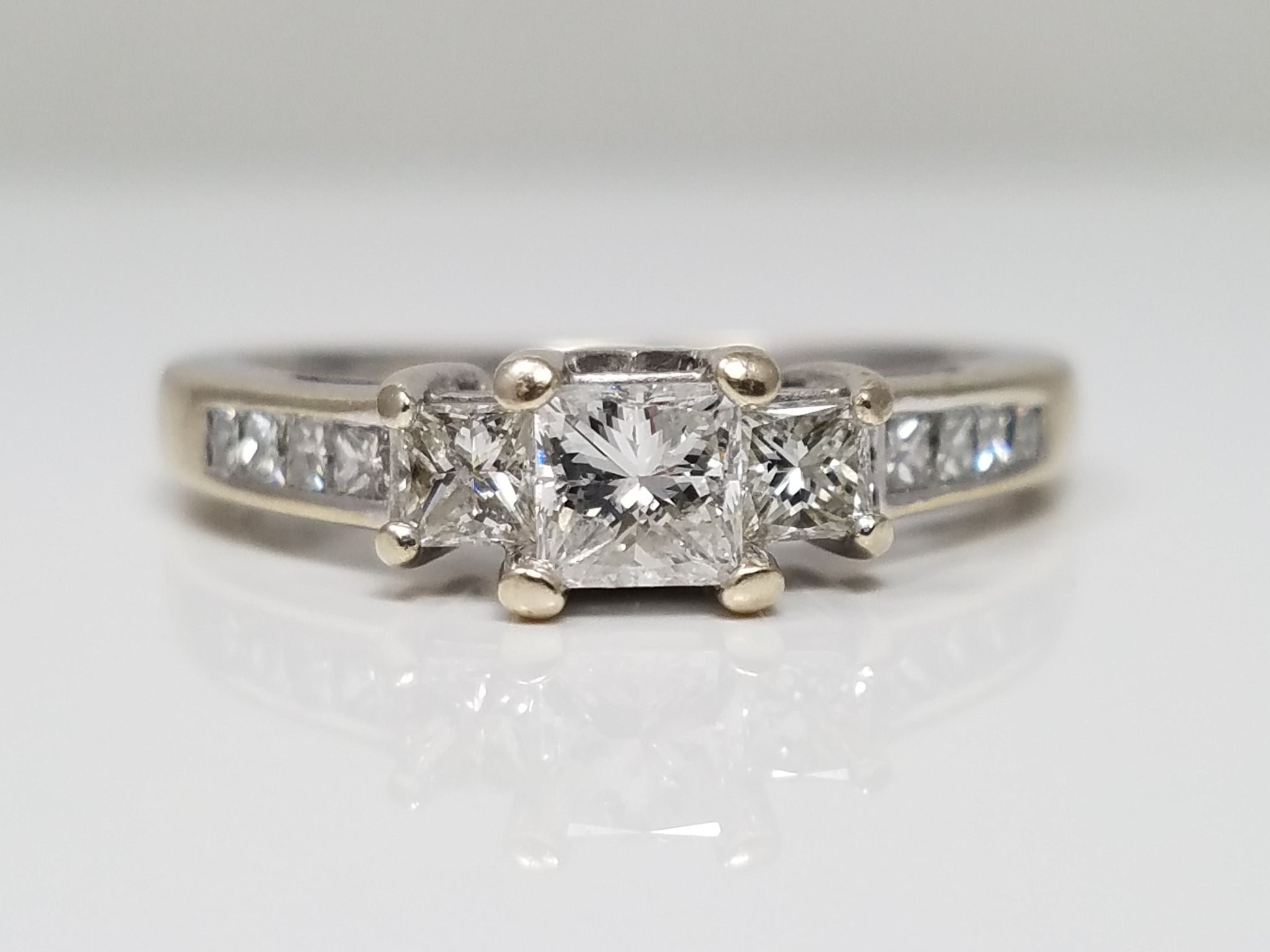 Classy 14k White Gold 0.50ctw Natural Diamond Engagement Ring