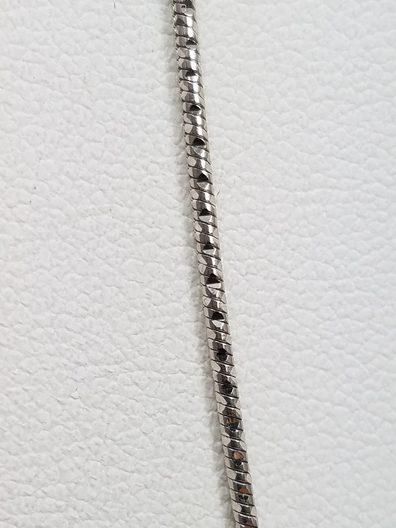 Sleek 14k White Gold 20" Diamond Cut Snake Link Chain