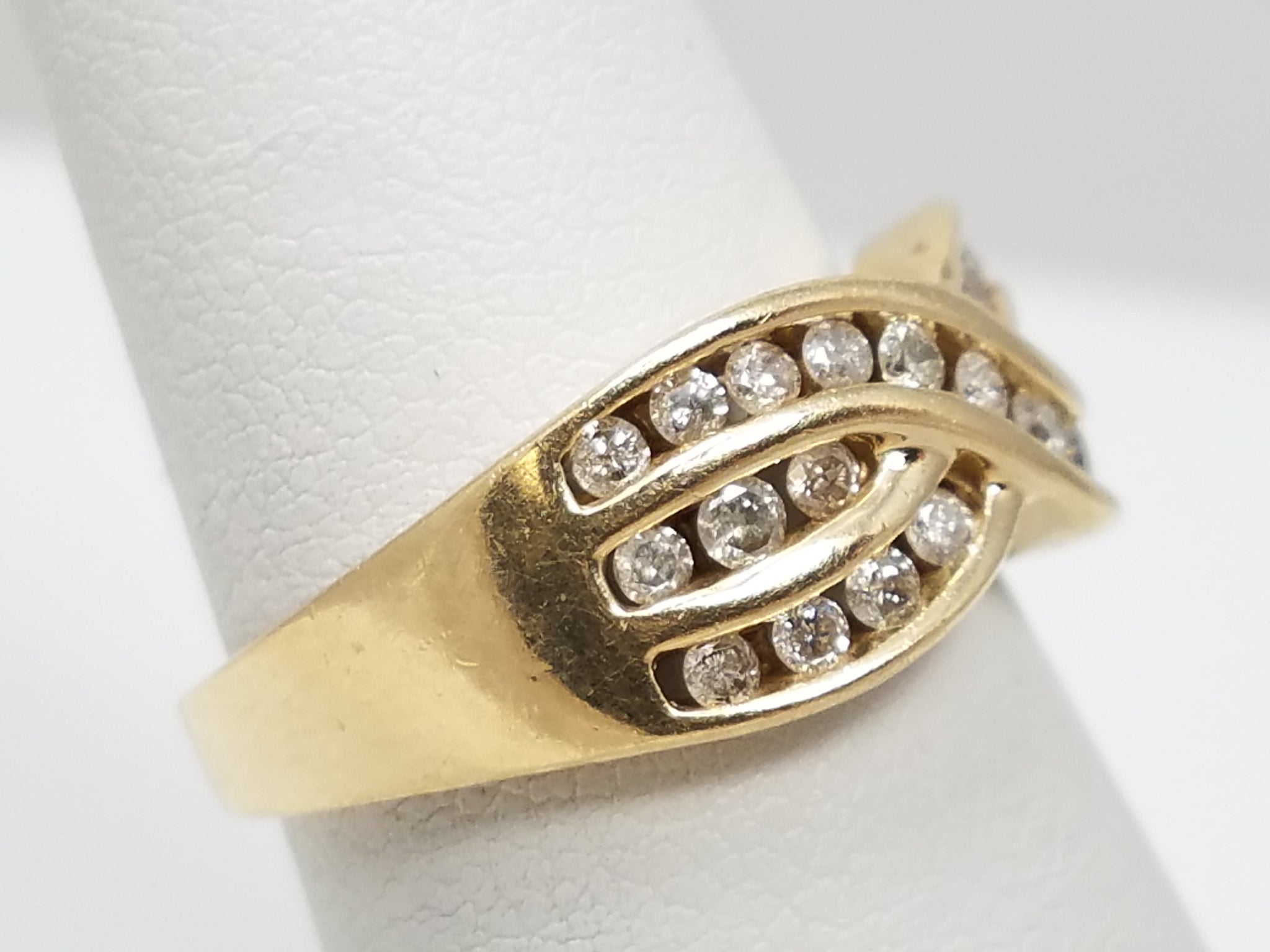 Captivating Natural Diamond 14k Yellow Gold Ring