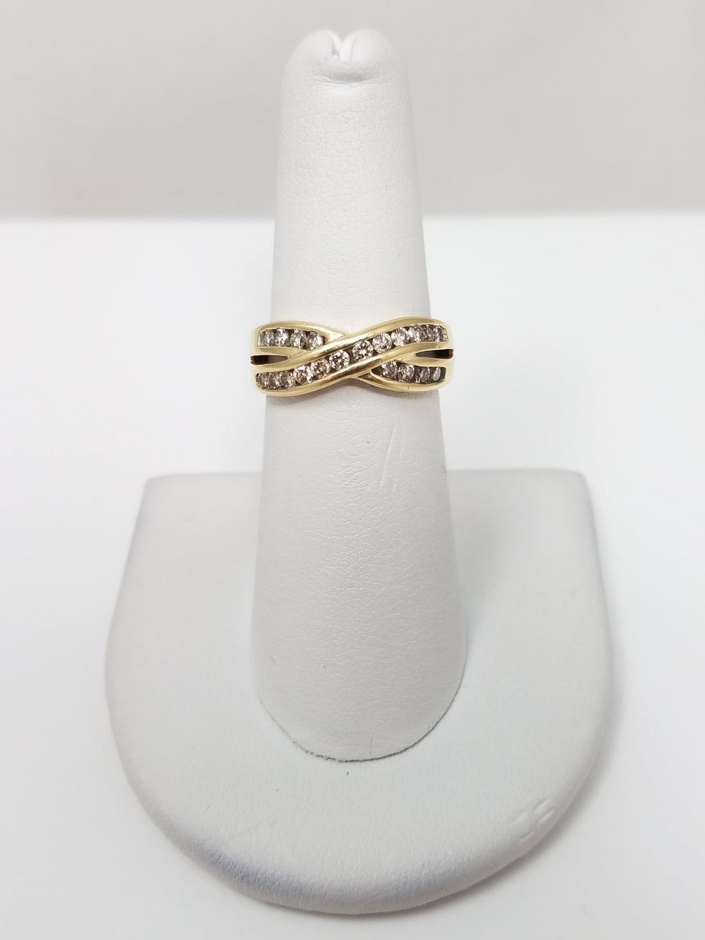 Attractive 10k Yellow Gold Natural Diamond Ring Band