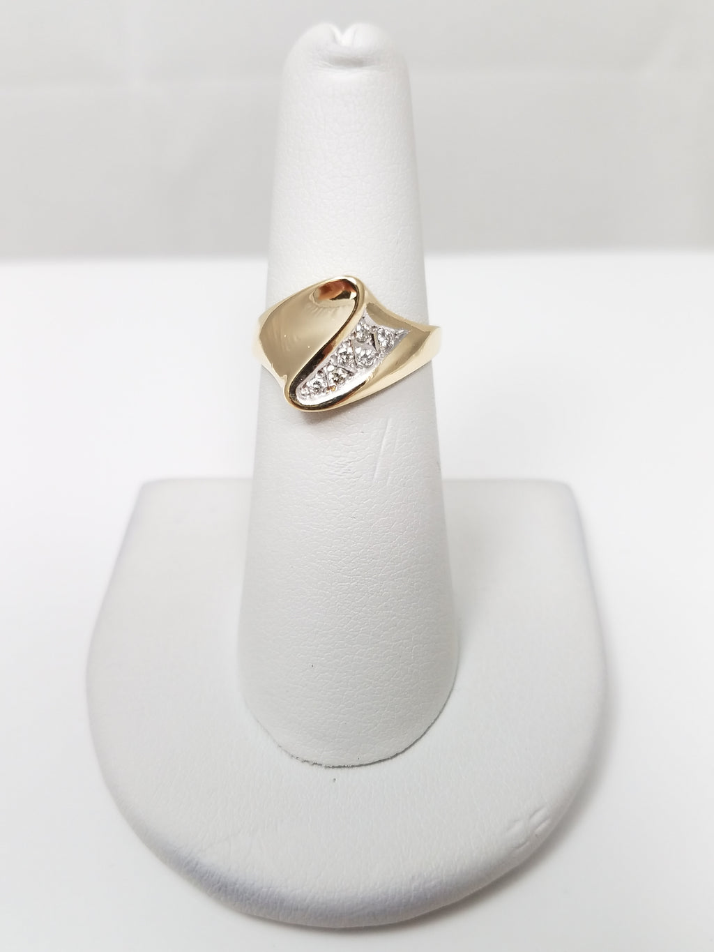 Jazzy 14k Yellow Gold Natural Diamond Custom Ring Band