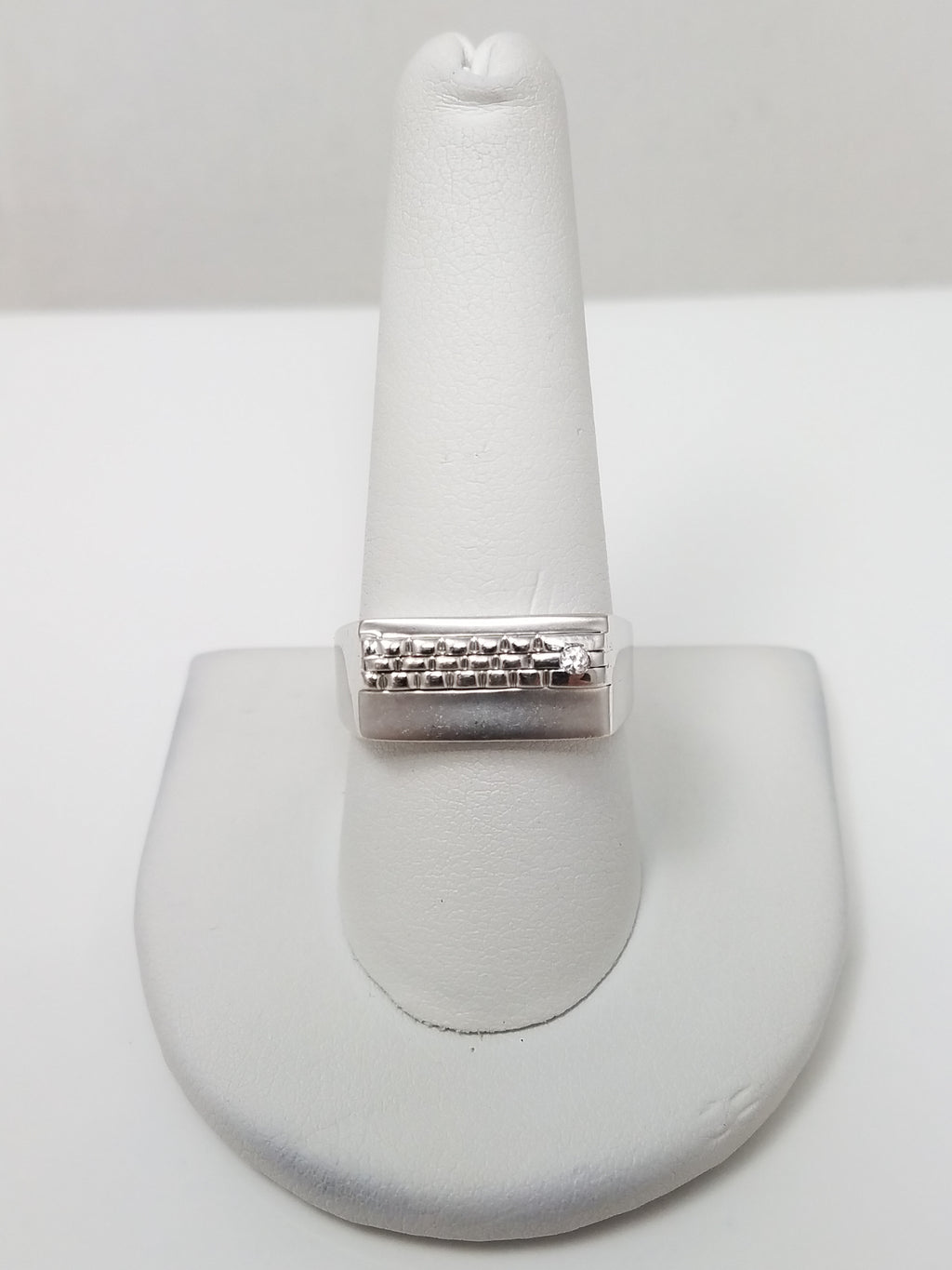 Cool 14k White Gold Cubic Zirconia Ring