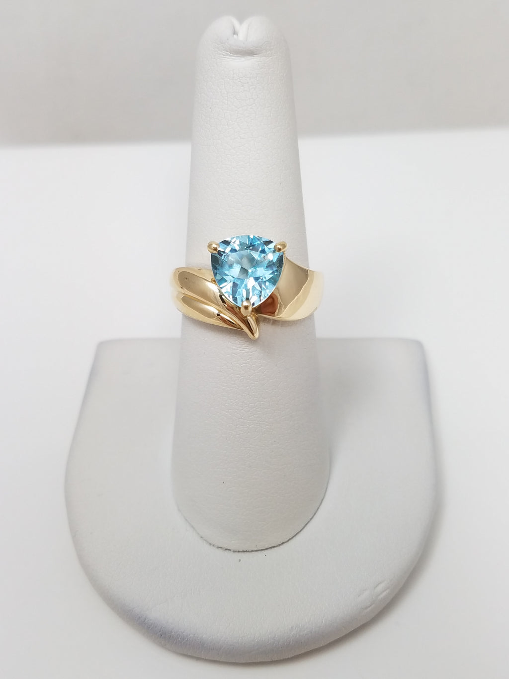 Nifty 10k Yellow Gold Natural Blue Topaz Fashion Ring