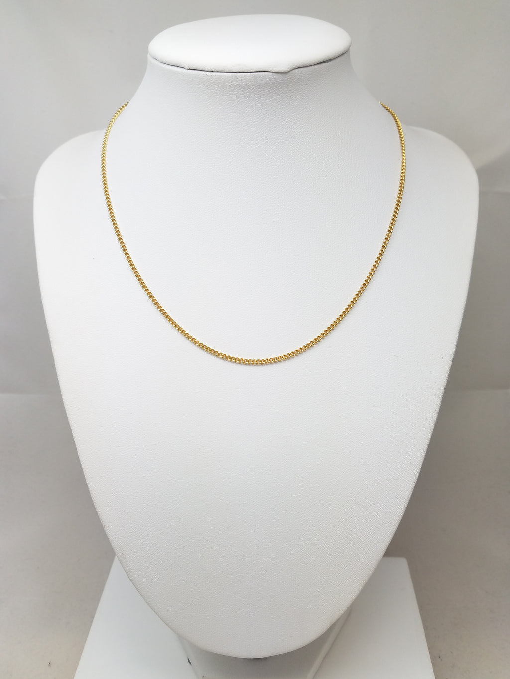 Classic 15" Solid 18k Yellow Gold Curb Link Chain Necklace