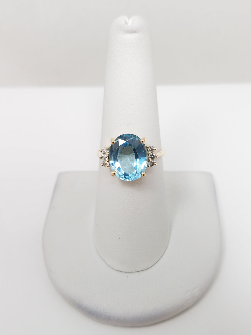 Captivating 14k Yellow Gold Natural Blue Topaz Diamond Ring