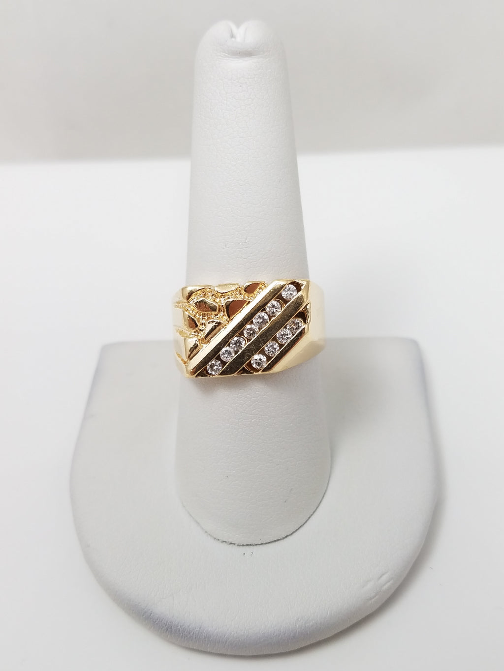 Dapper Men's 14k Yellow Gold Natural Diamond Ring Band