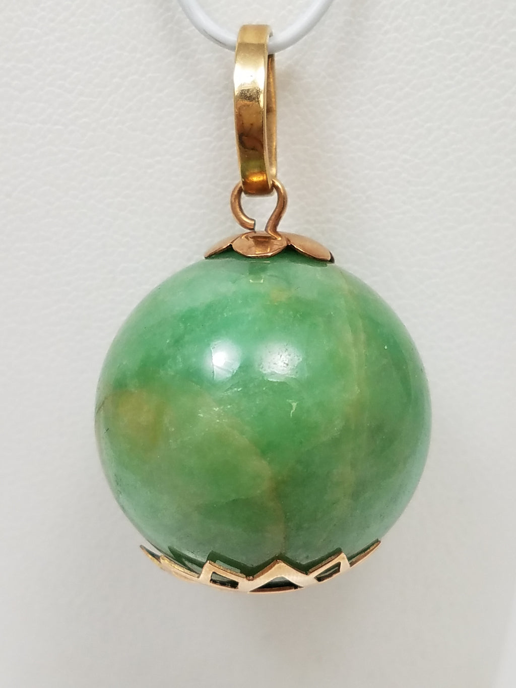 Fashionable Vintage 14k Yellow Gold Natural Jade Ball Pendant