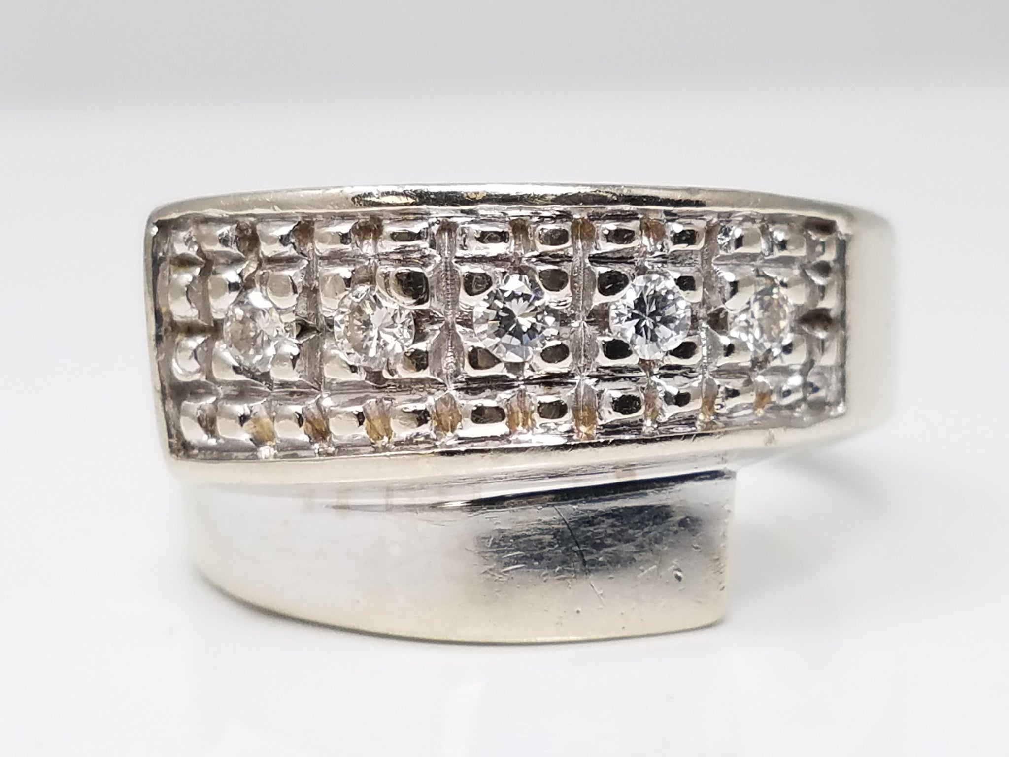 Dazzling 14k White Gold Natural Diamond Ring Band