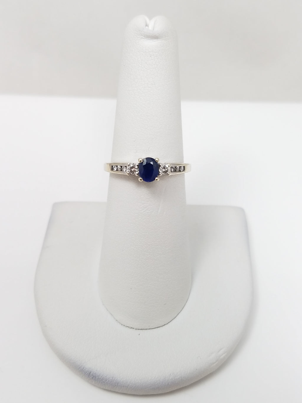 Attractive 14k White Gold Natural Sapphire Diamond Ring