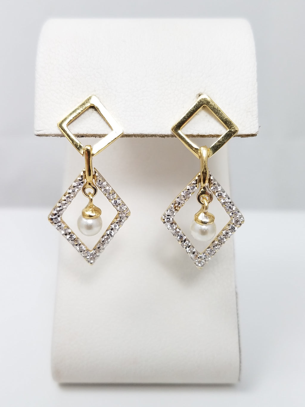 Fashionable 18k Yellow Gold Cubic Zirconia Simulated Pearl Dangle Earrings
