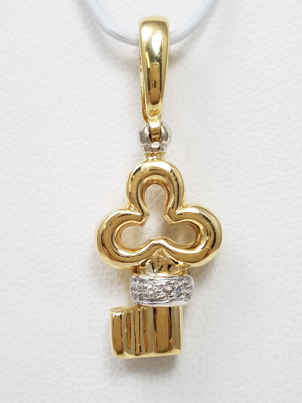 Gorgeous 18k Yellow Gold Natural Diamond Chimento Key Pendant