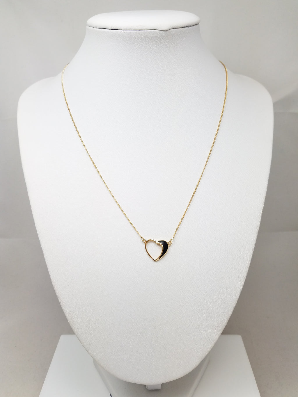 Fancy 16.5" 18k Yellow Gold Natural Black Onyx Heart Necklace
